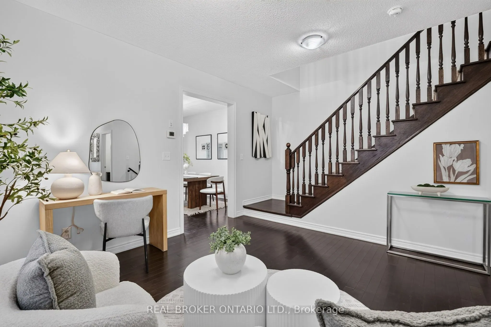 3231 Stoney Crescent