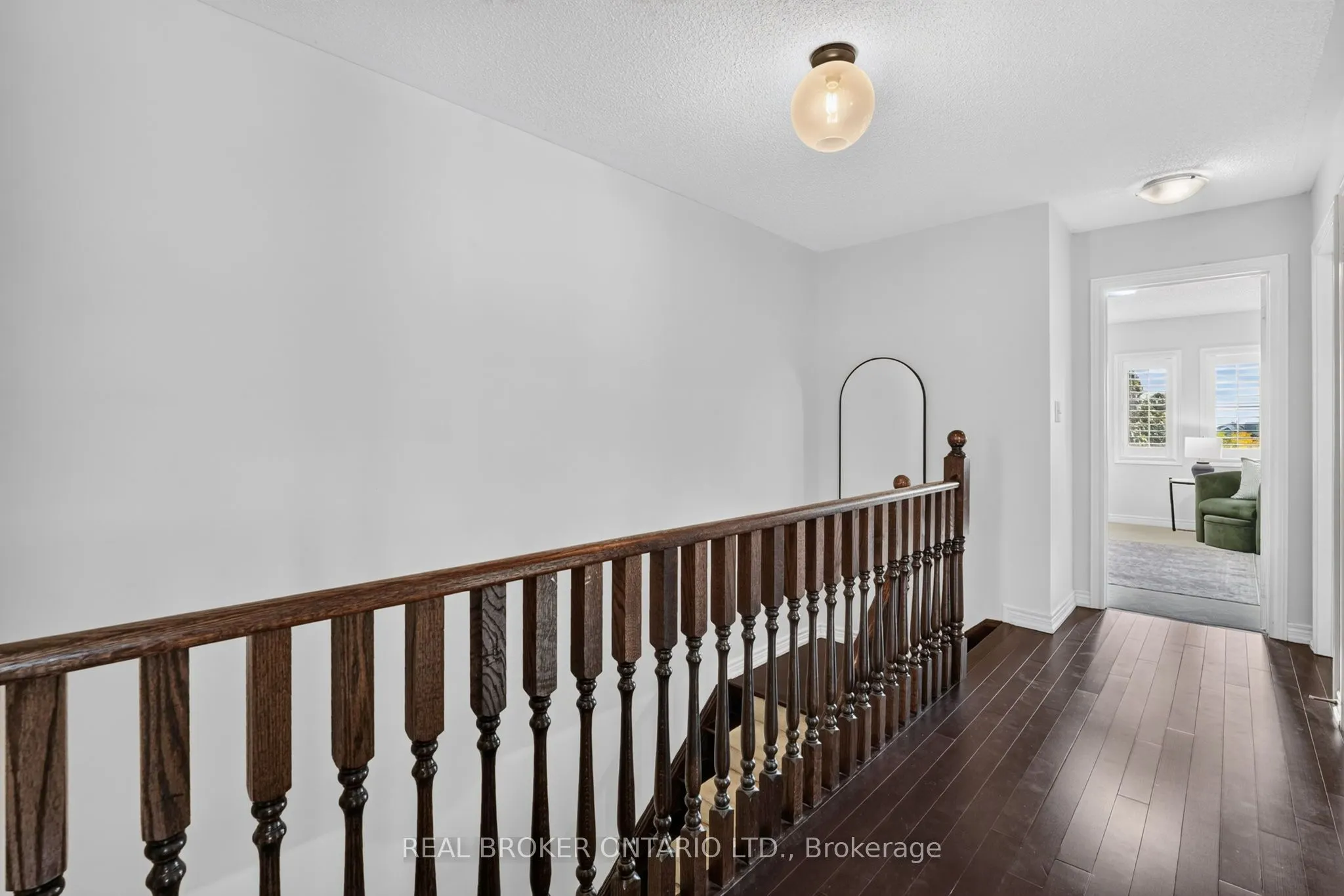 3231 Stoney Crescent
