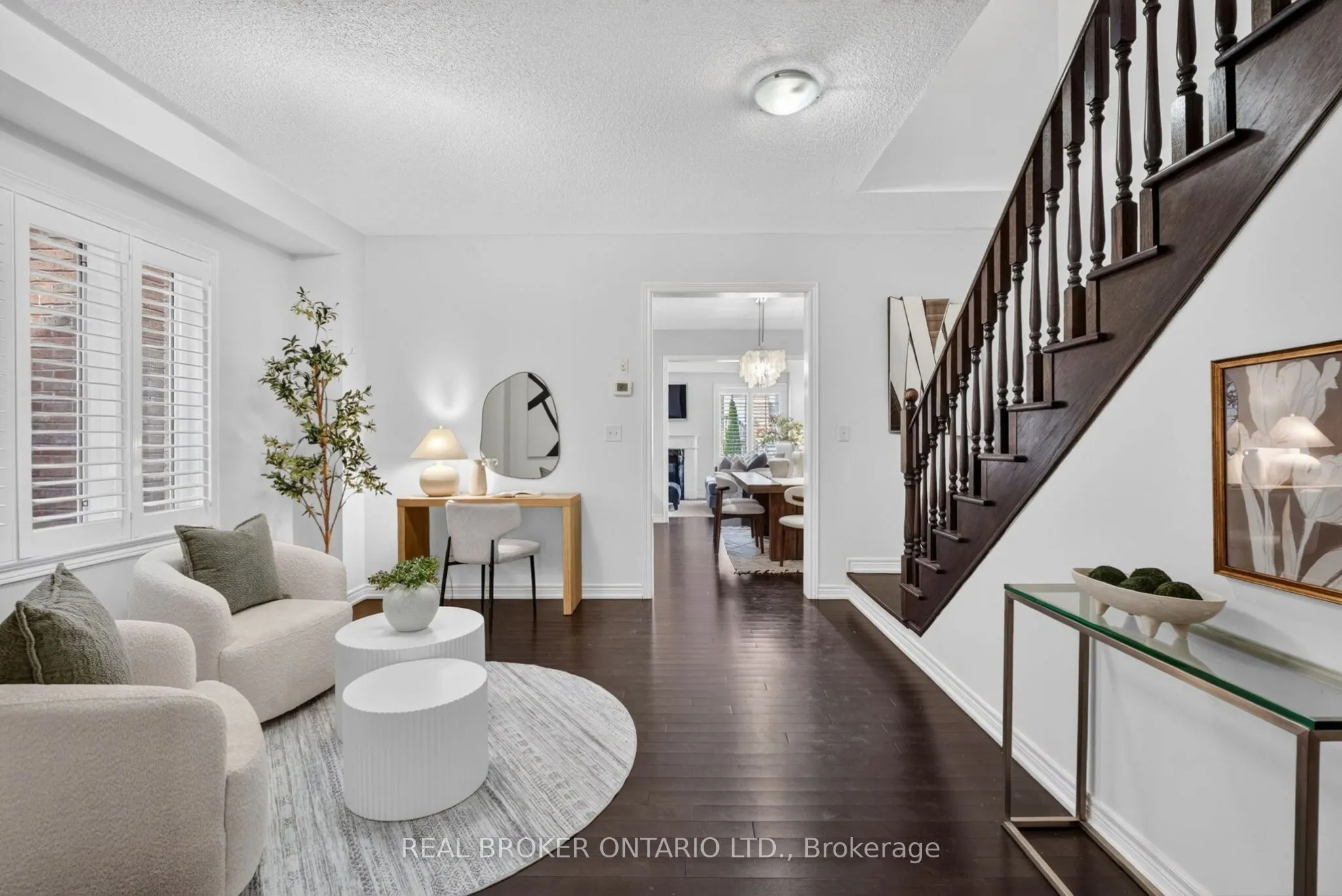 3231 Stoney Crescent