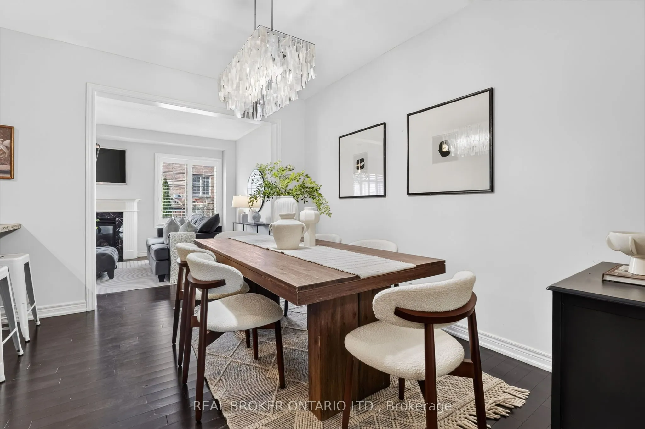 3231 Stoney Crescent