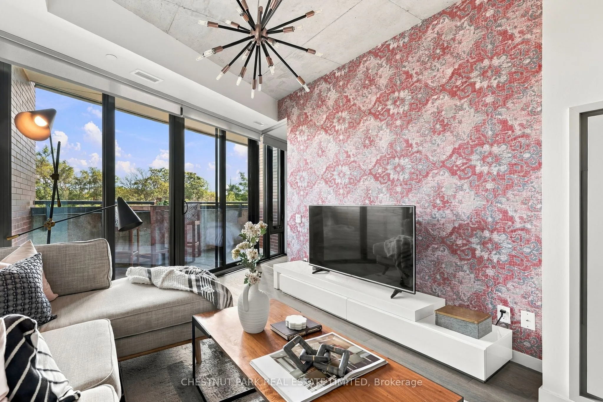 383 Sorauren Avenue #317