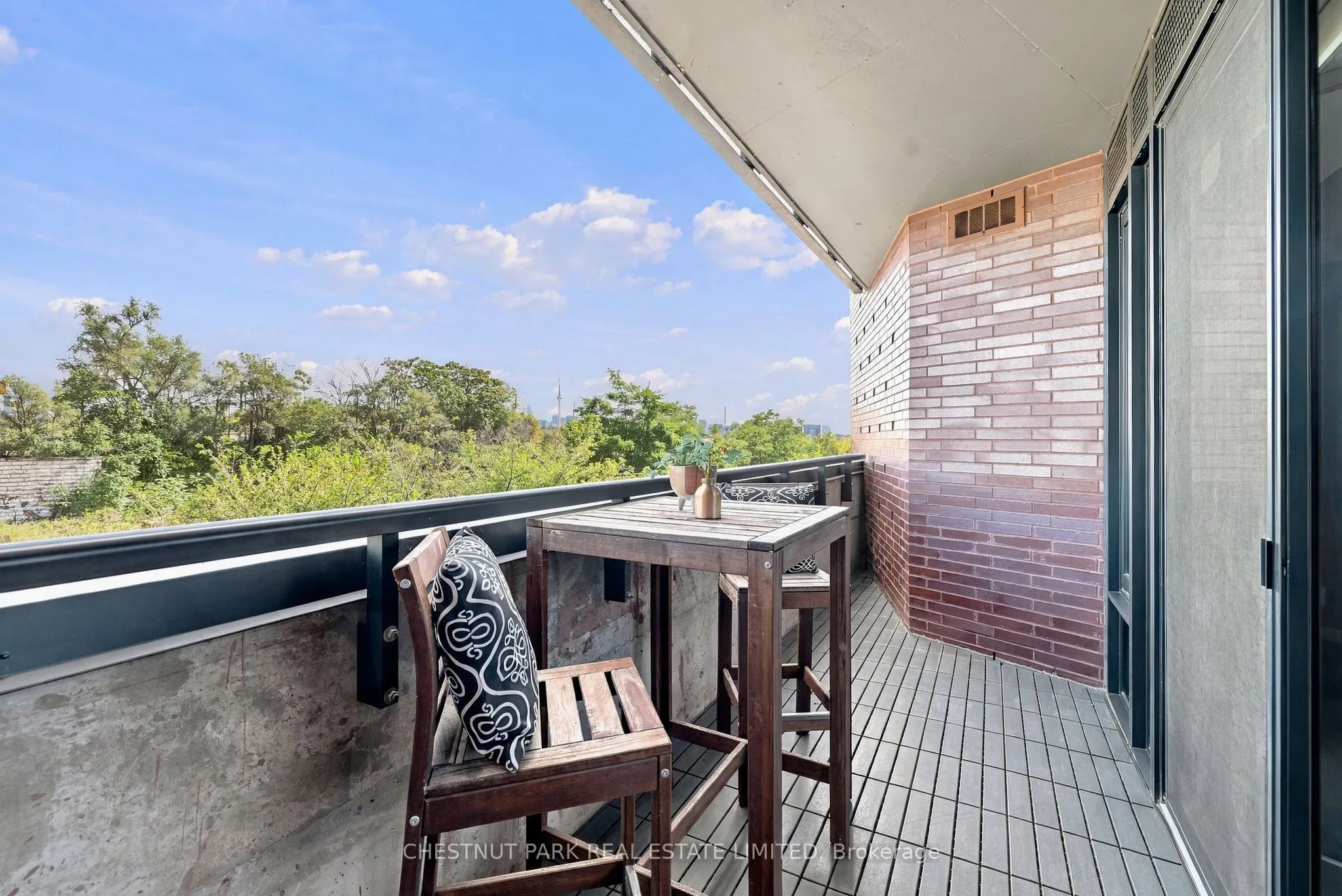 383 Sorauren Avenue #317