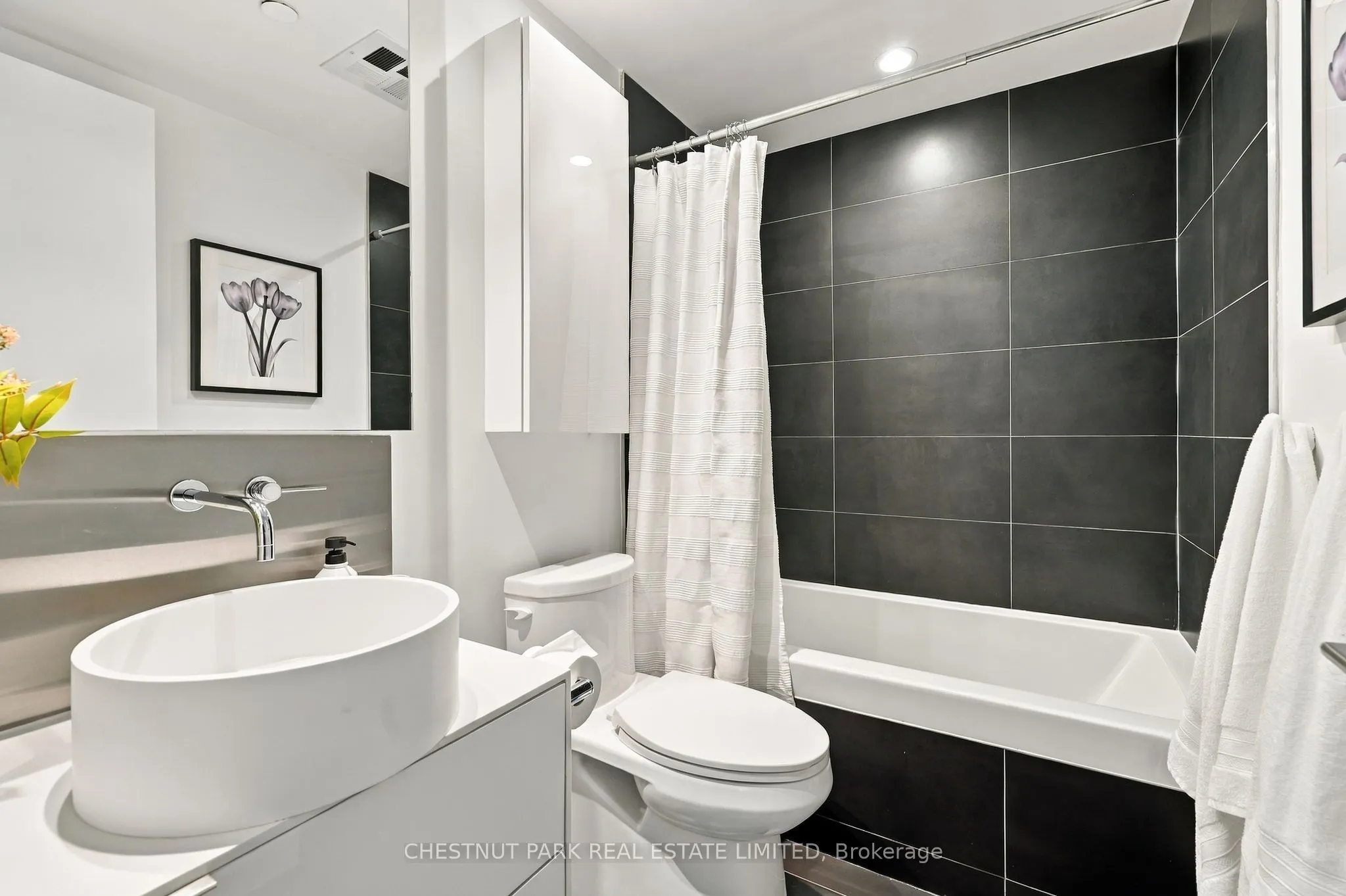 383 Sorauren Avenue #317