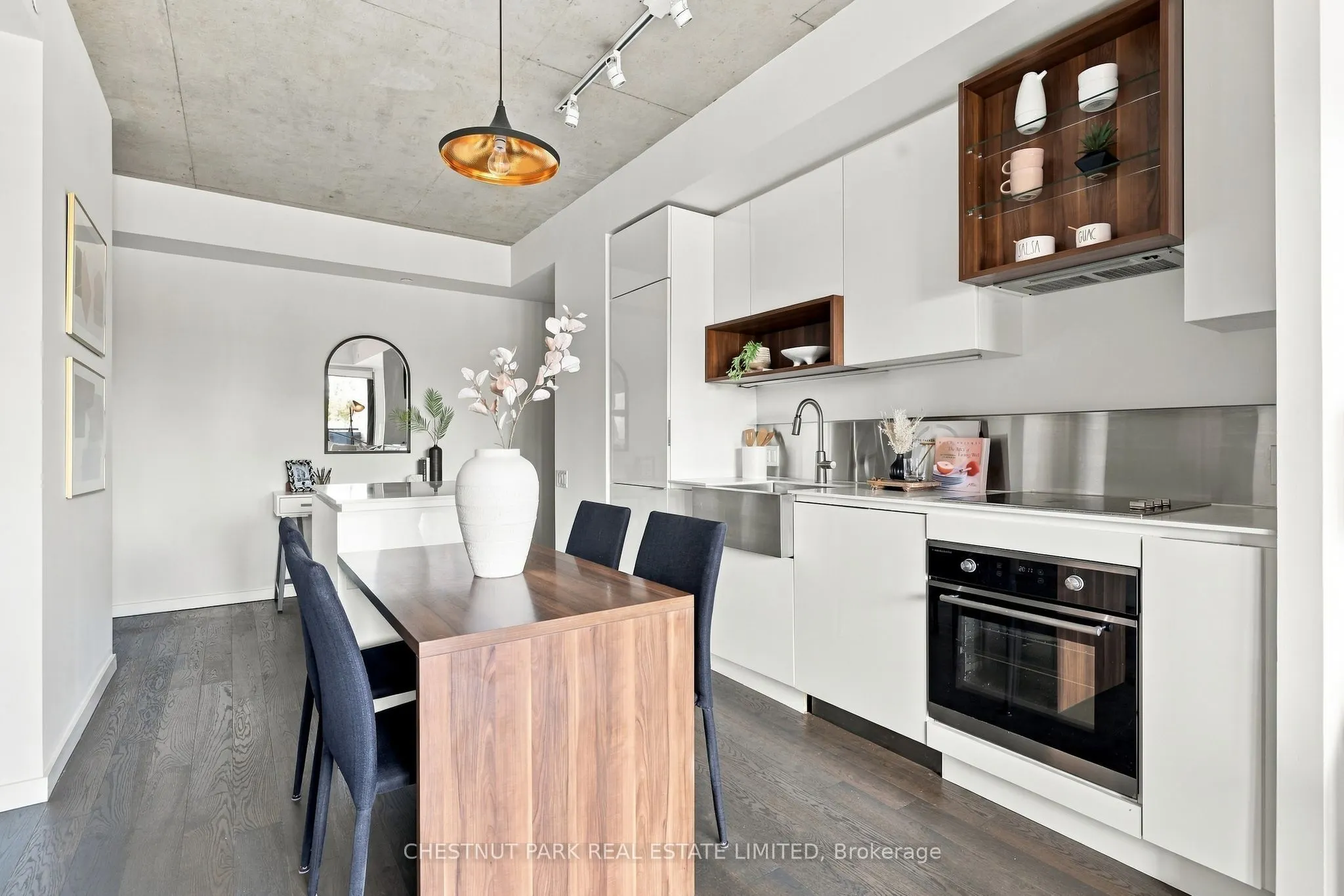 383 Sorauren Avenue #317