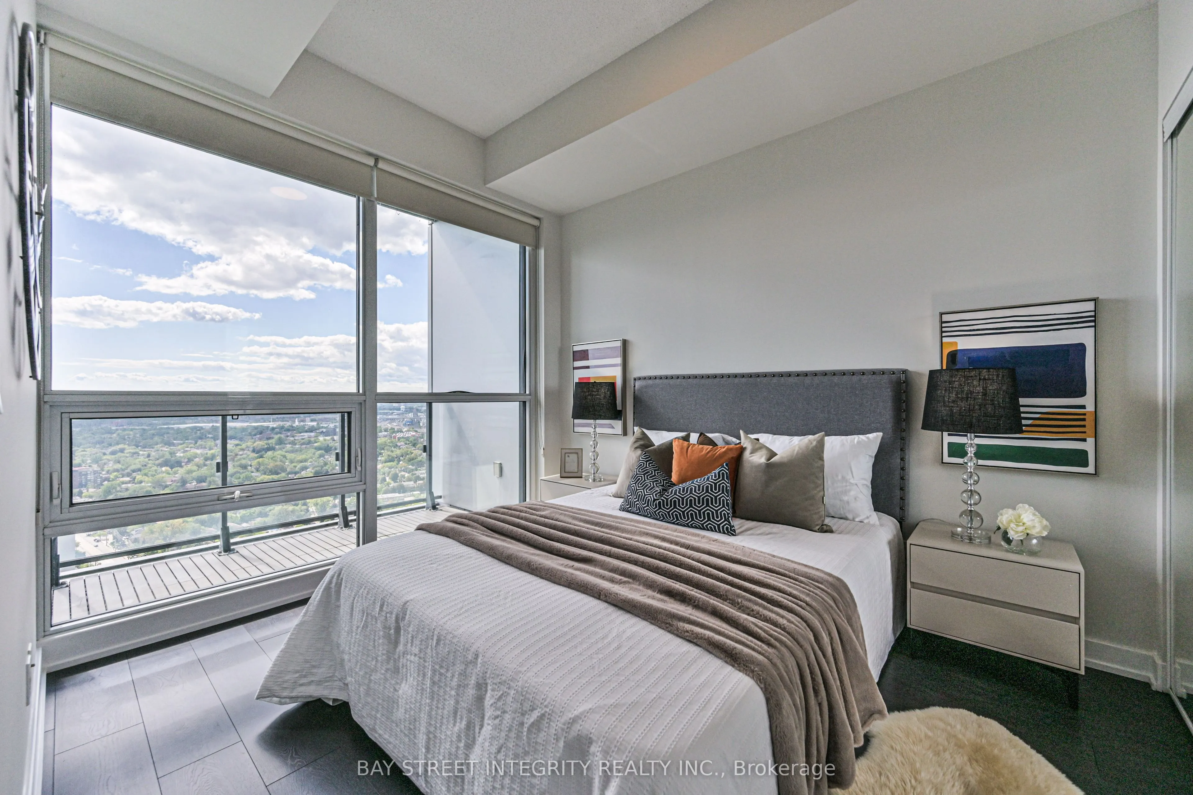 2220 Lakeshore Boulevard W #4301