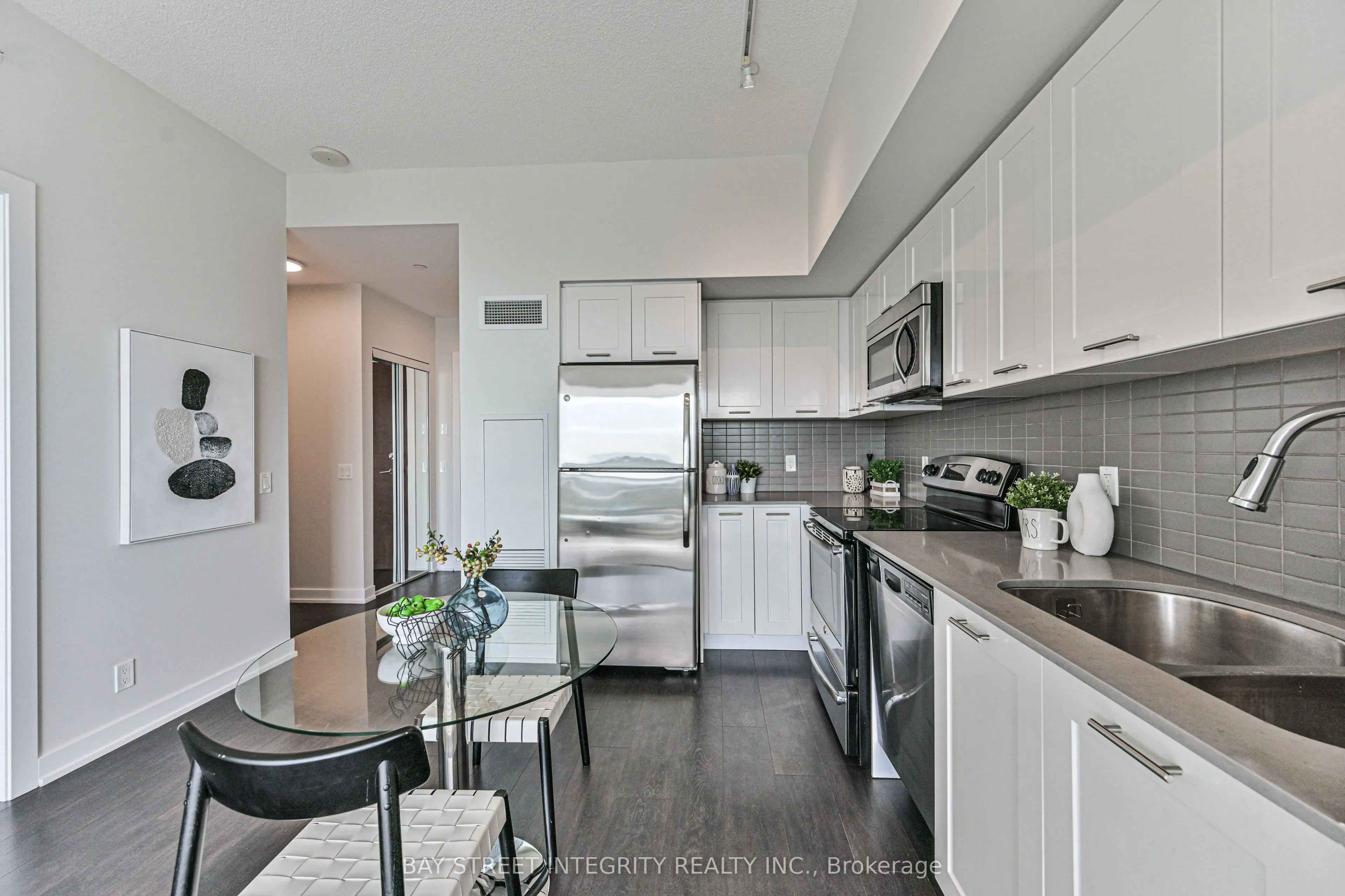 2220 Lakeshore Boulevard W #4301