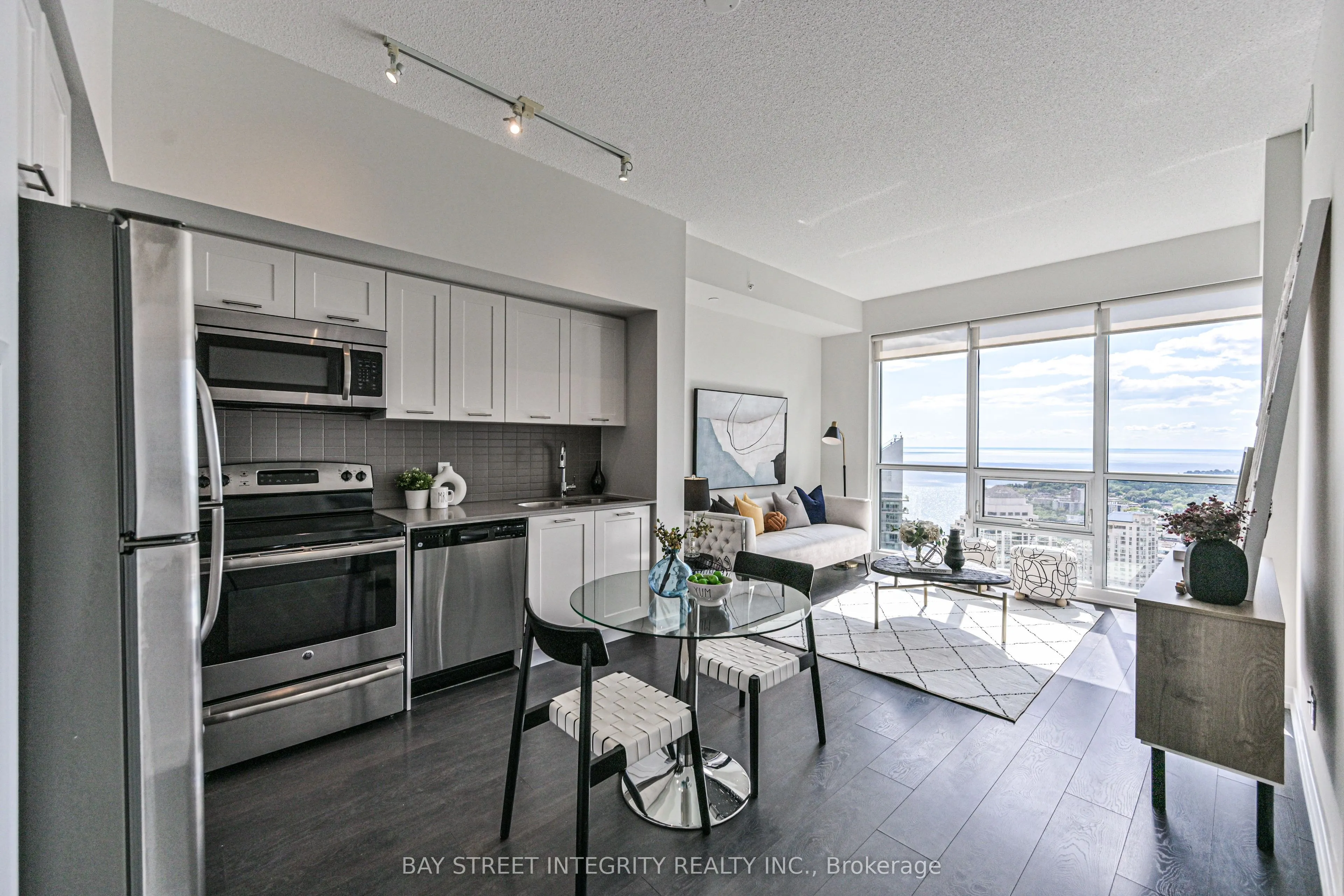 2220 Lakeshore Boulevard W #4301