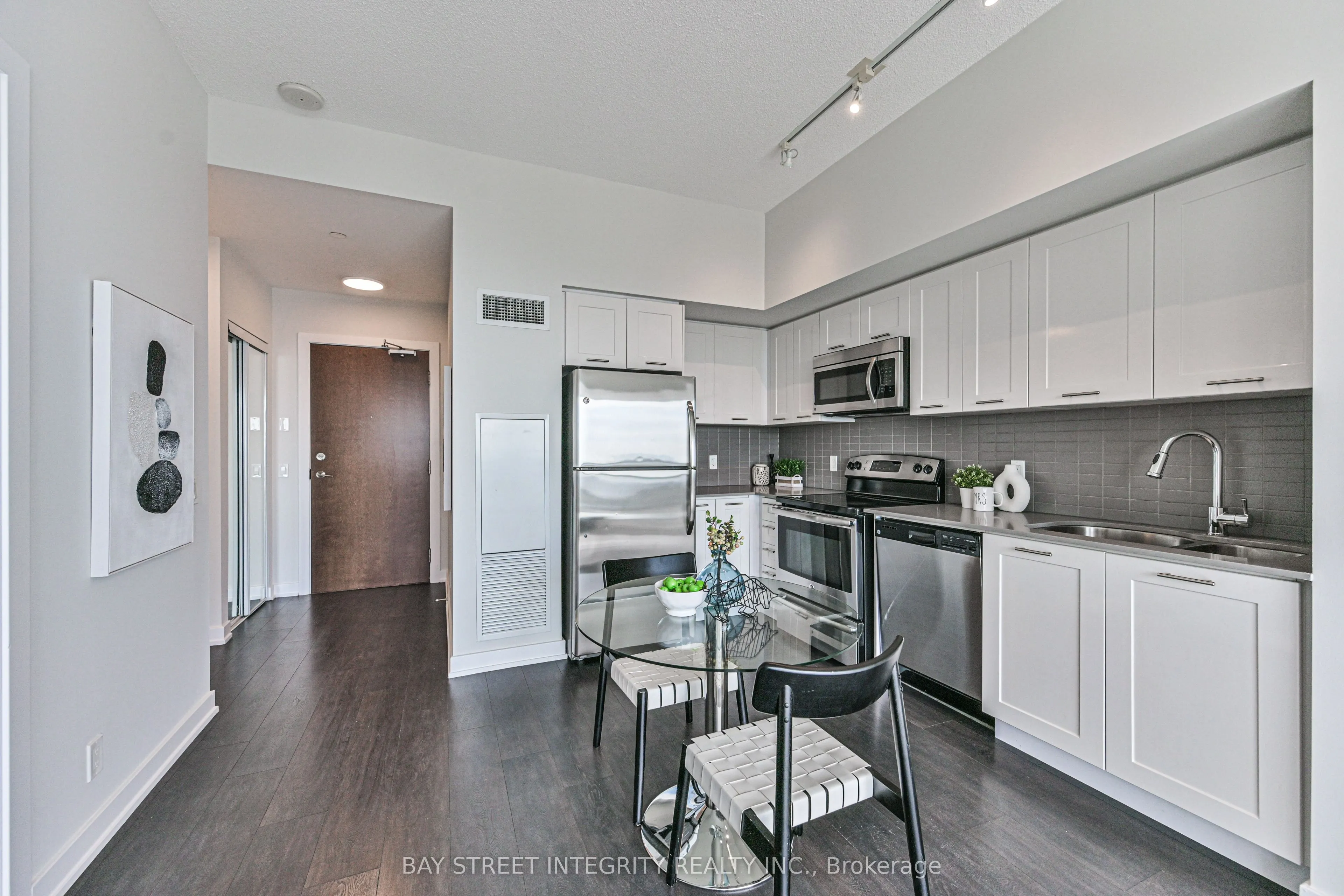 2220 Lakeshore Boulevard W #4301