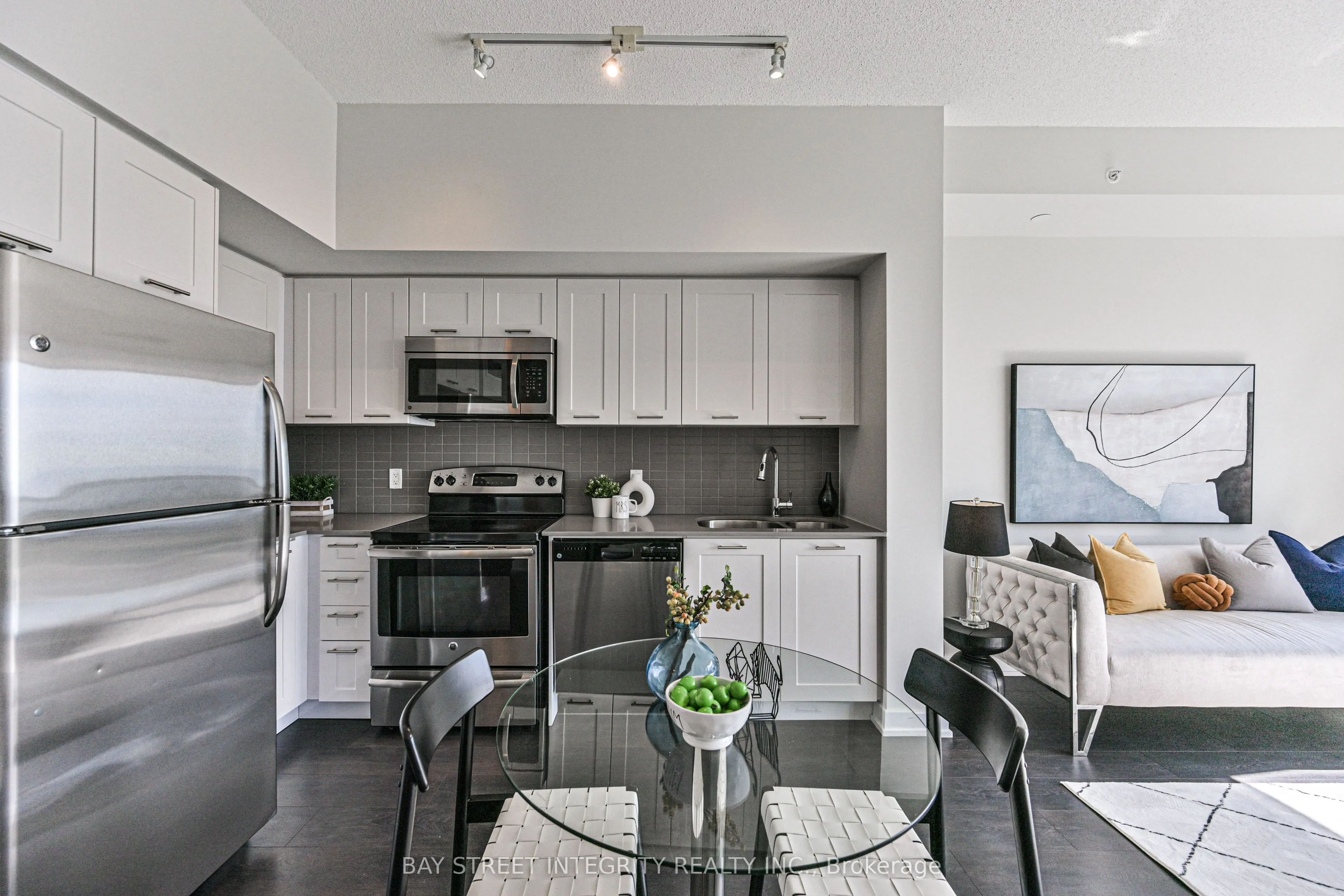 2220 Lakeshore Boulevard W #4301