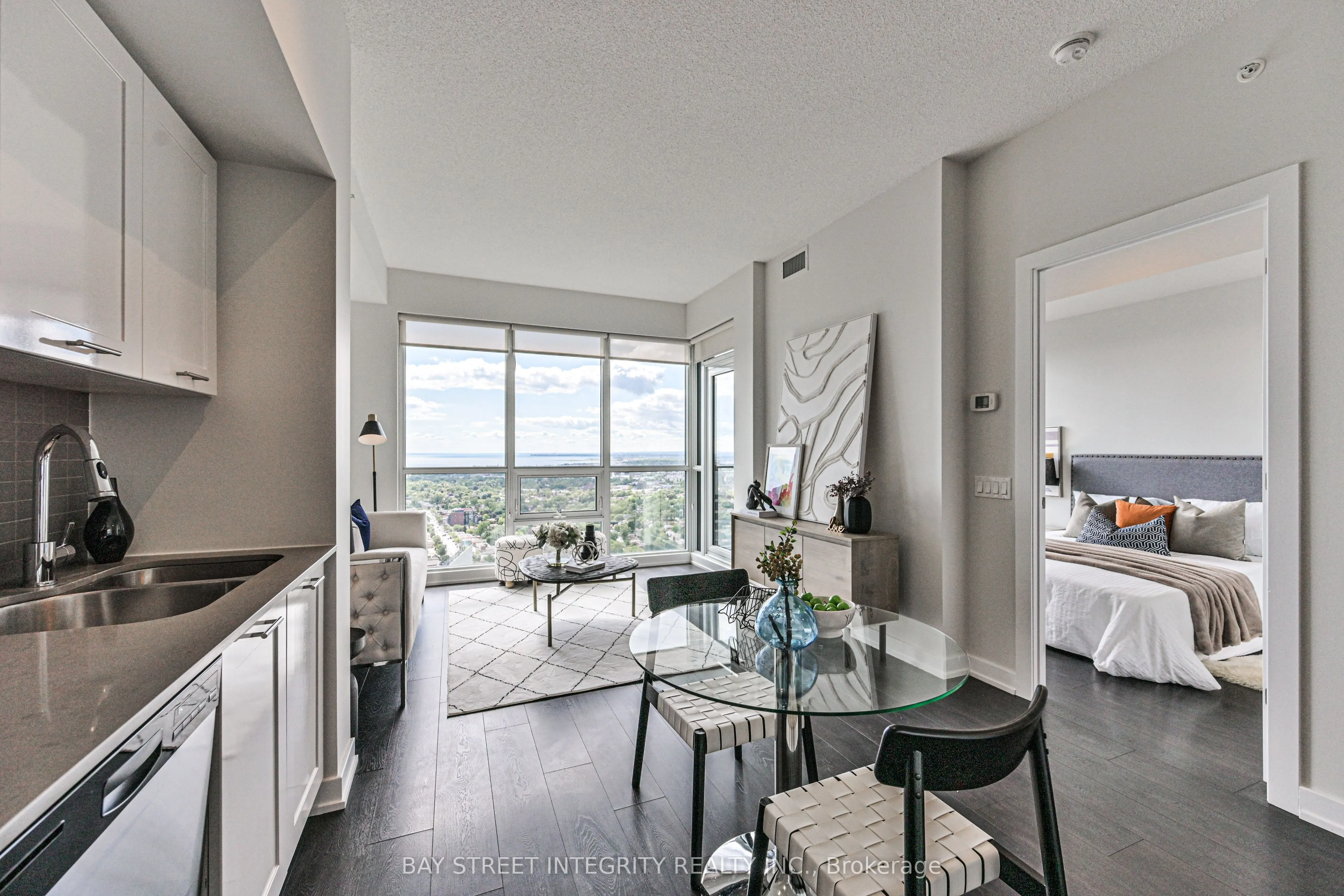 2220 Lakeshore Boulevard W #4301