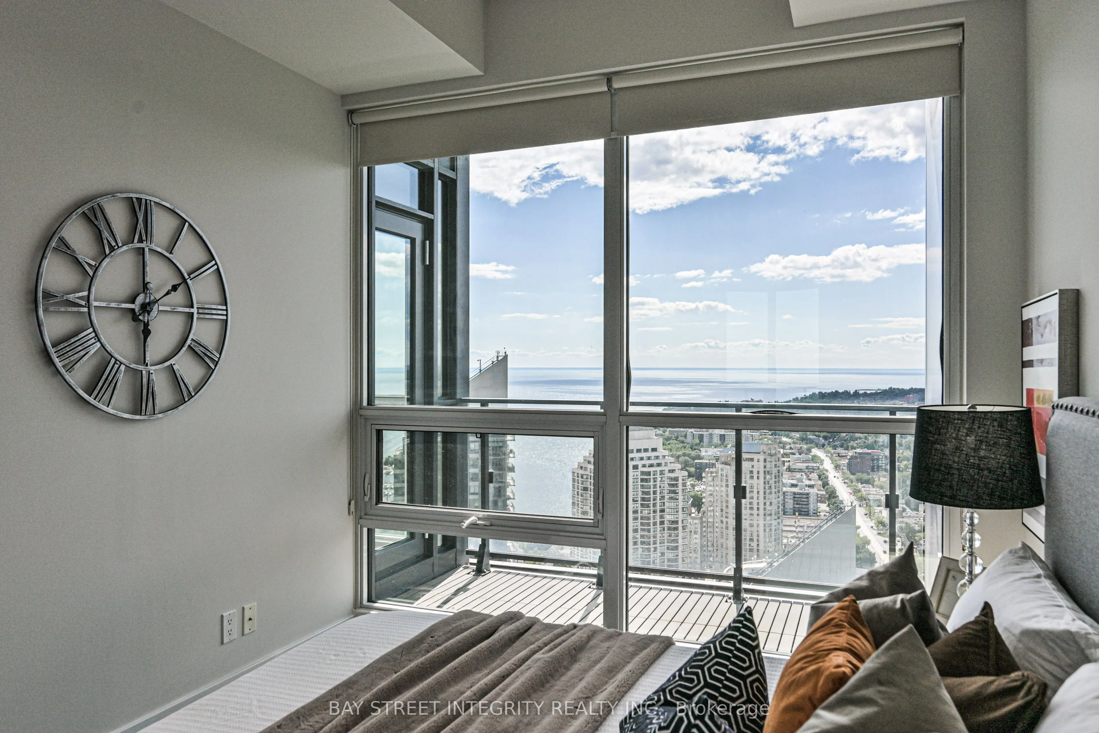 2220 Lakeshore Boulevard W #4301