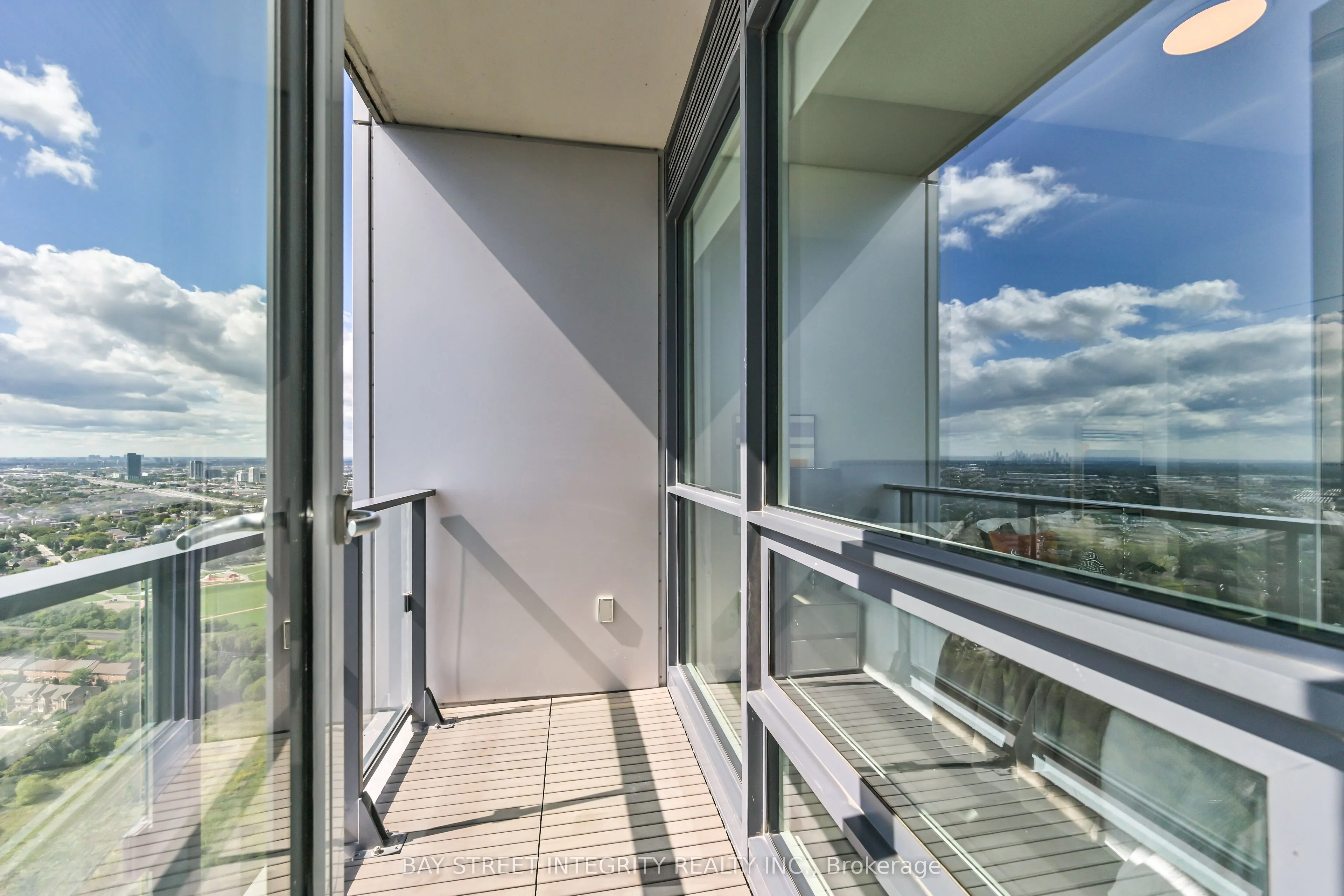 2220 Lakeshore Boulevard W #4301