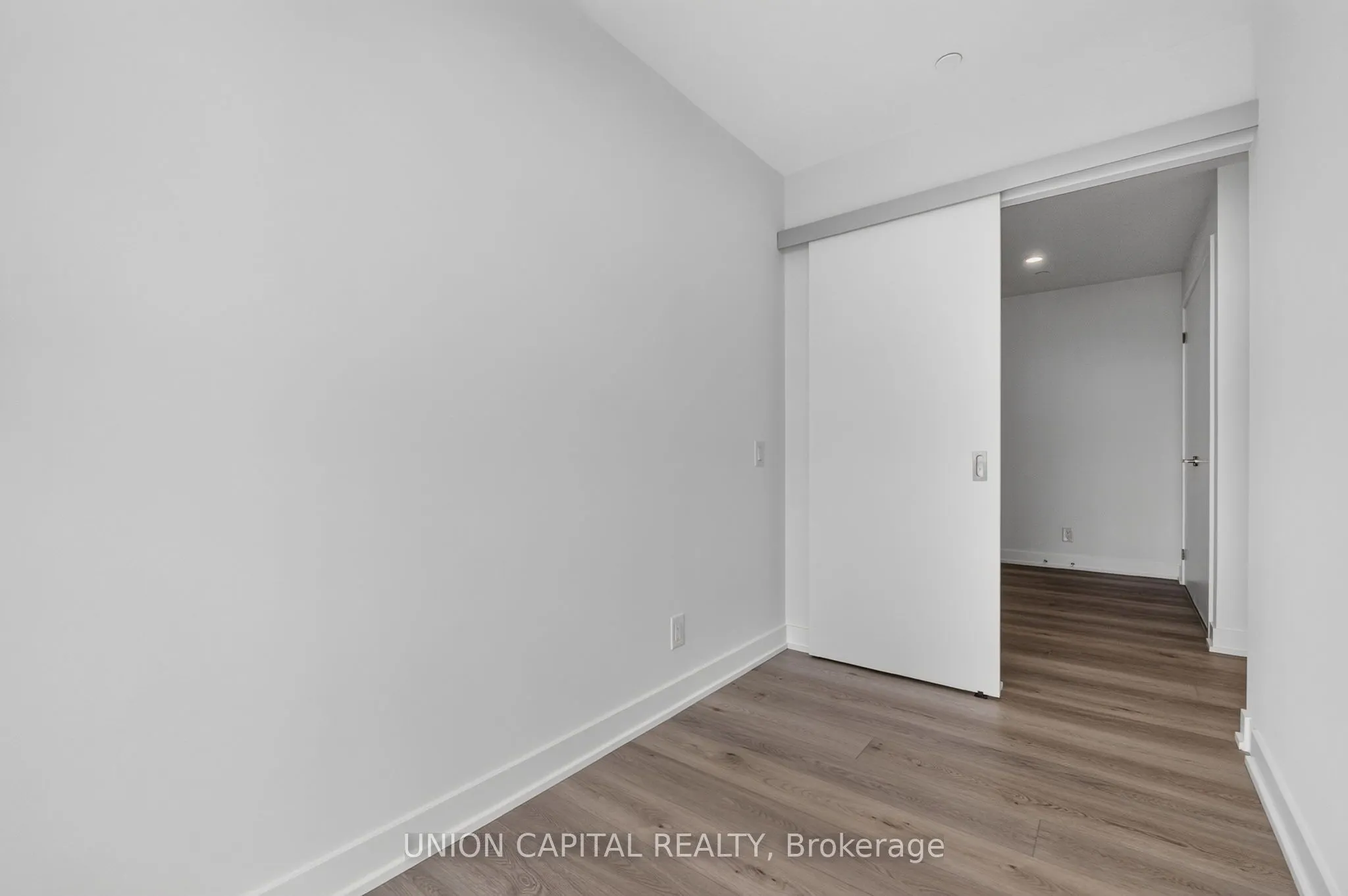 1660 Bloor Street W #910