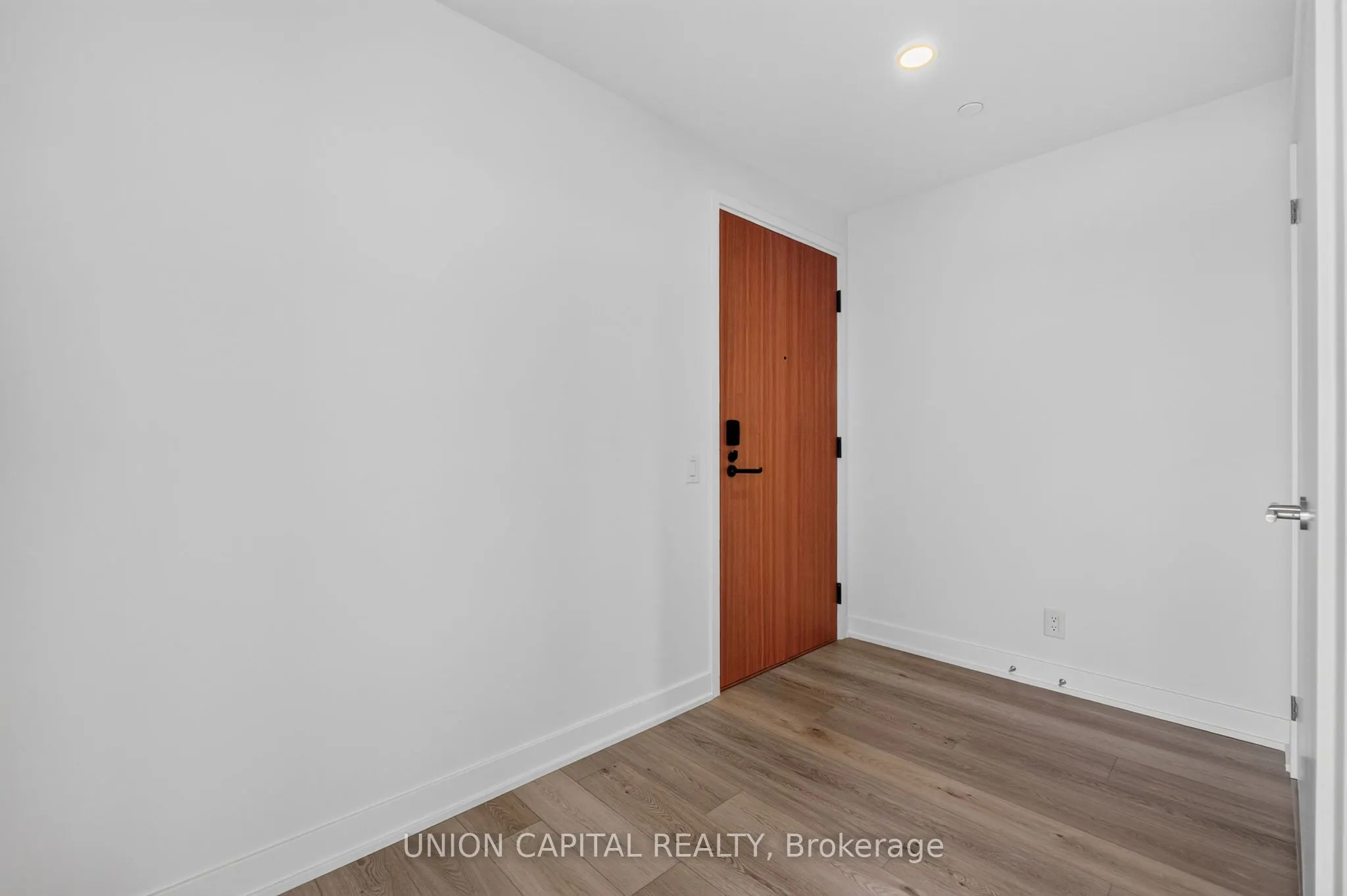 1660 Bloor Street W #910