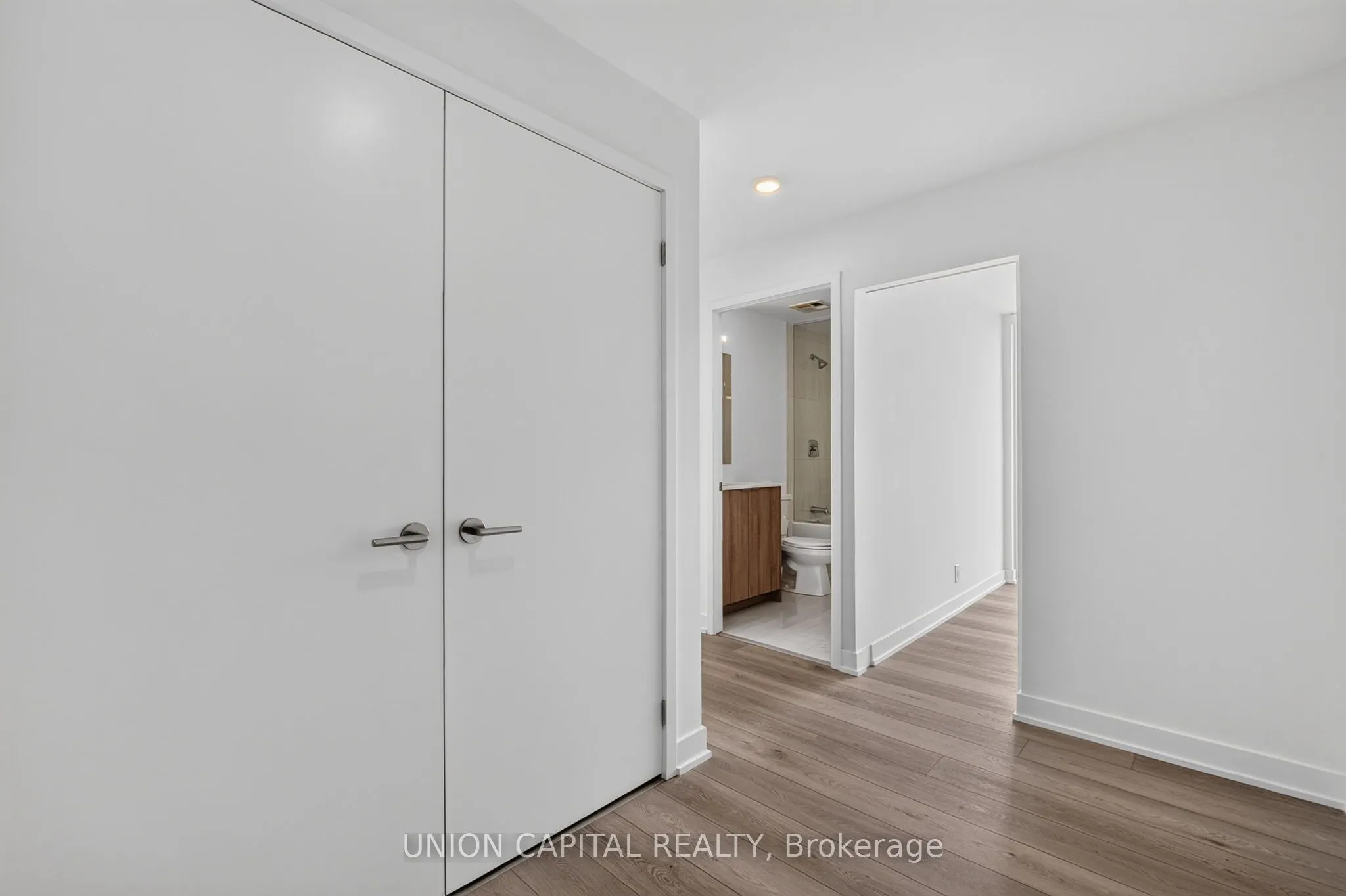 1660 Bloor Street W #910
