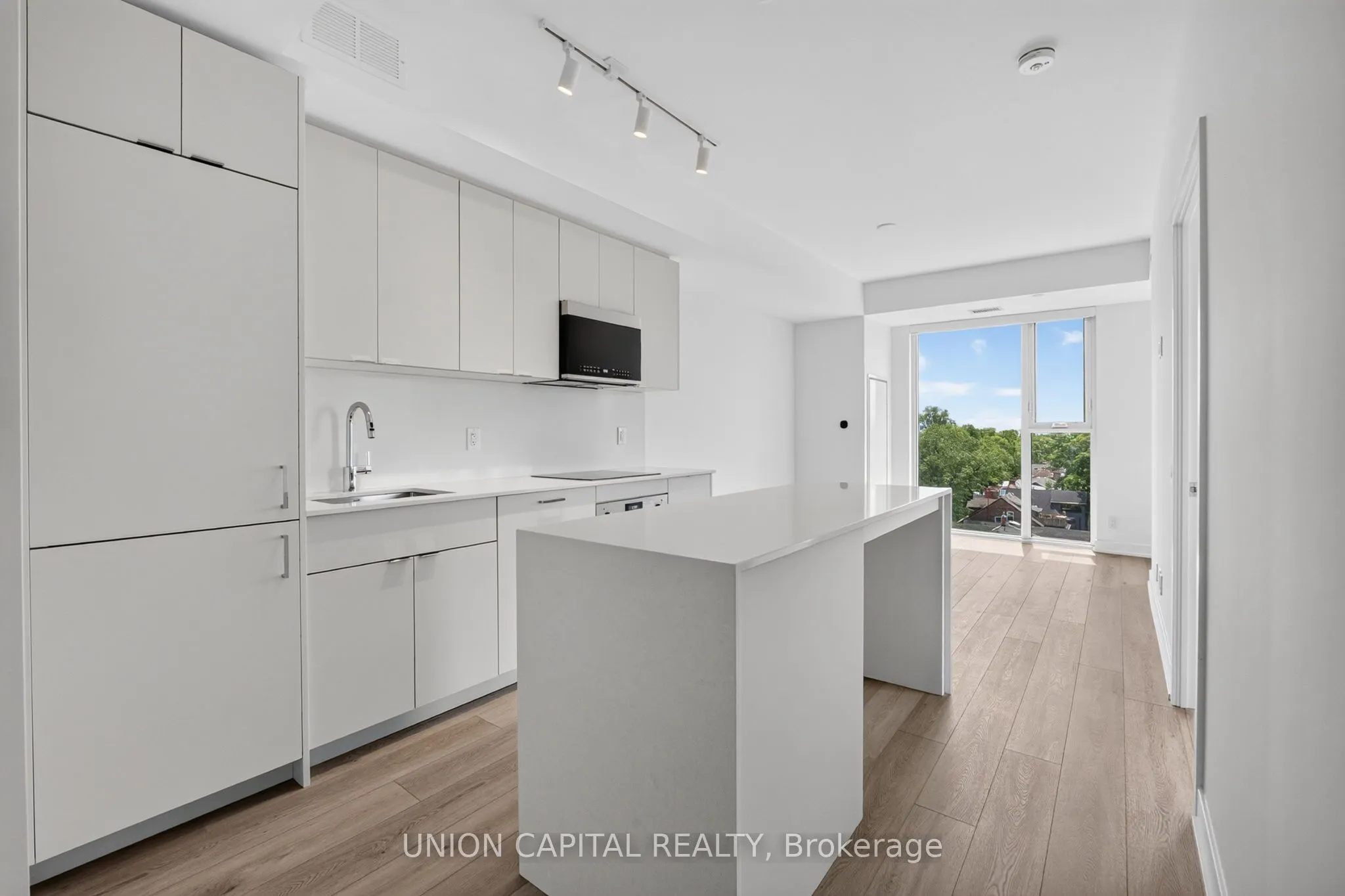 1660 Bloor Street W #910