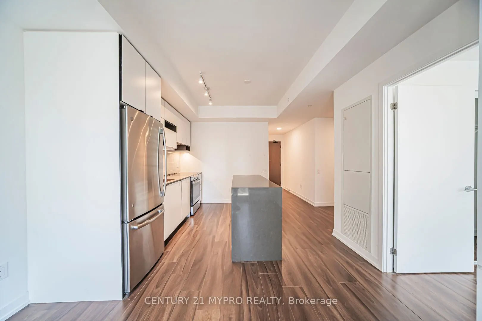 4065 Confederation Parkway #2801