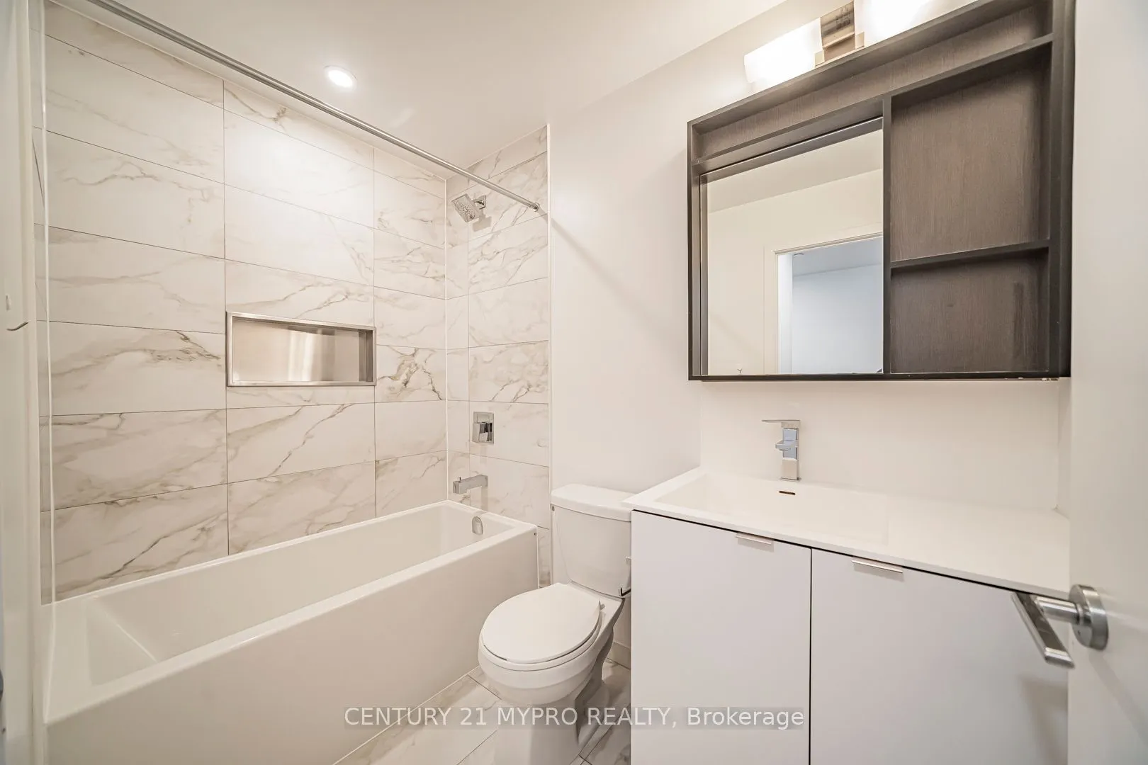 4065 Confederation Parkway #2801