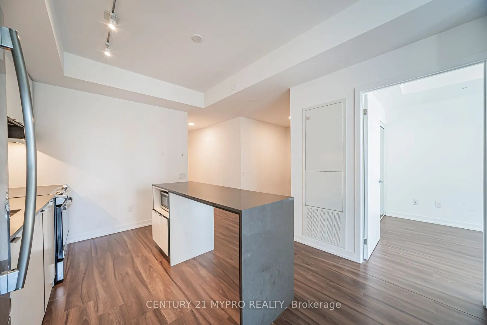 4065 Confederation Parkway #2801