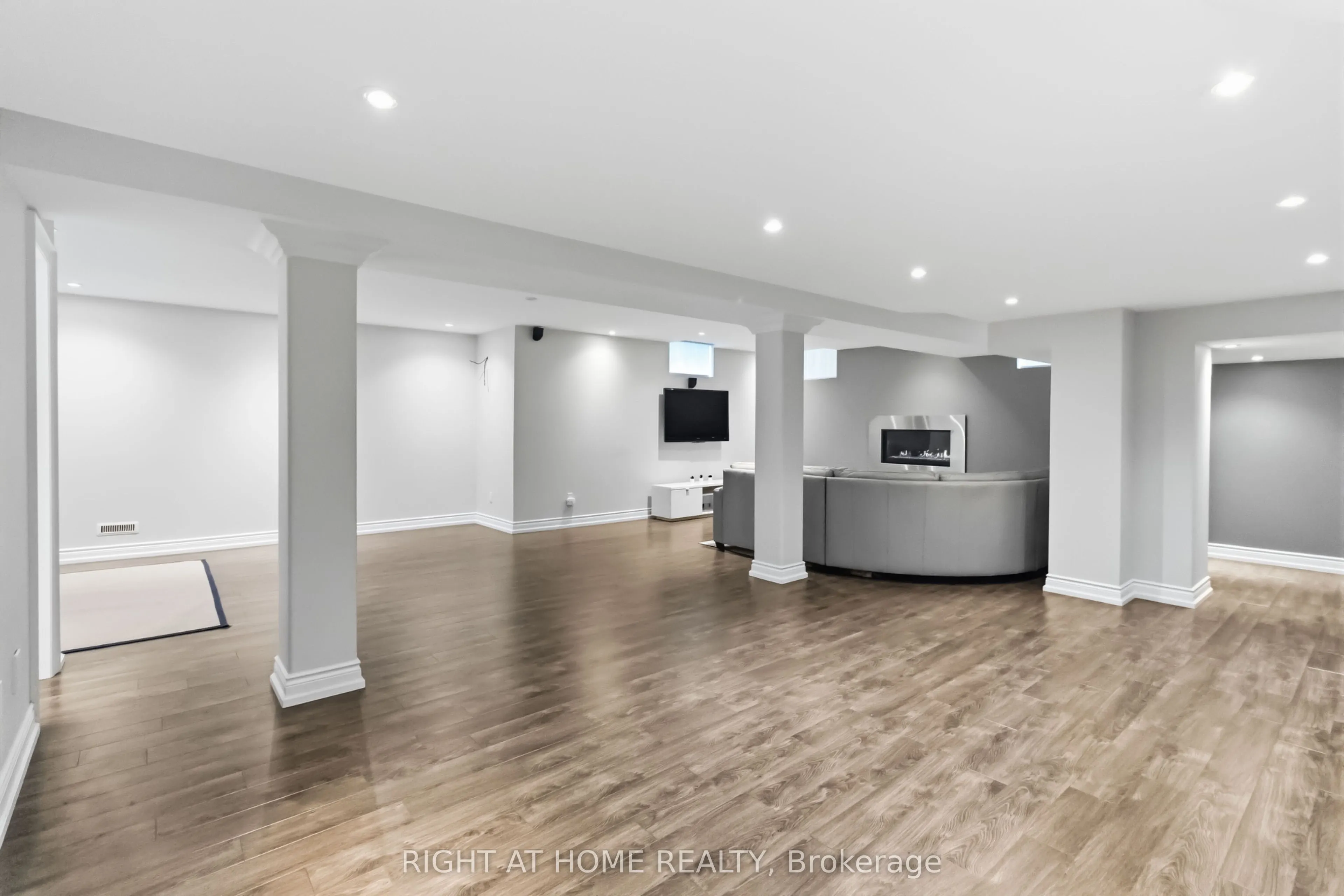 1213 Lindenrock Drive