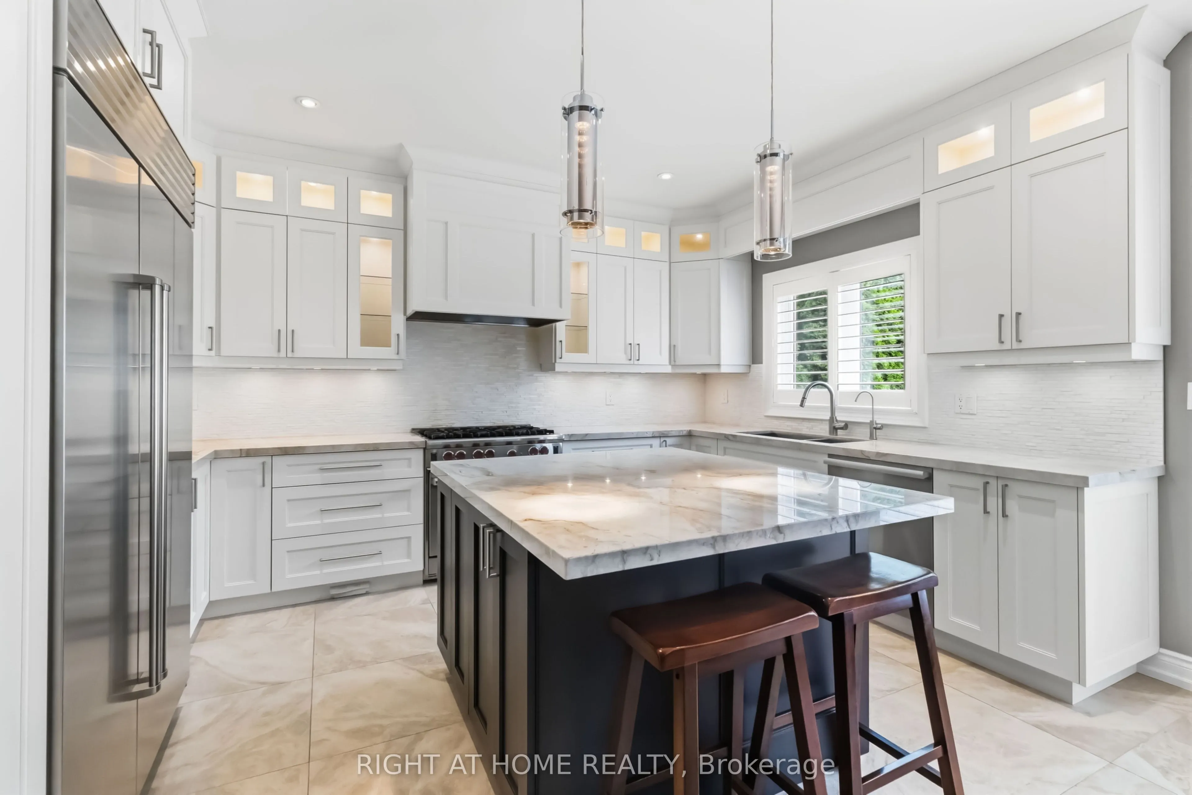 1213 Lindenrock Drive