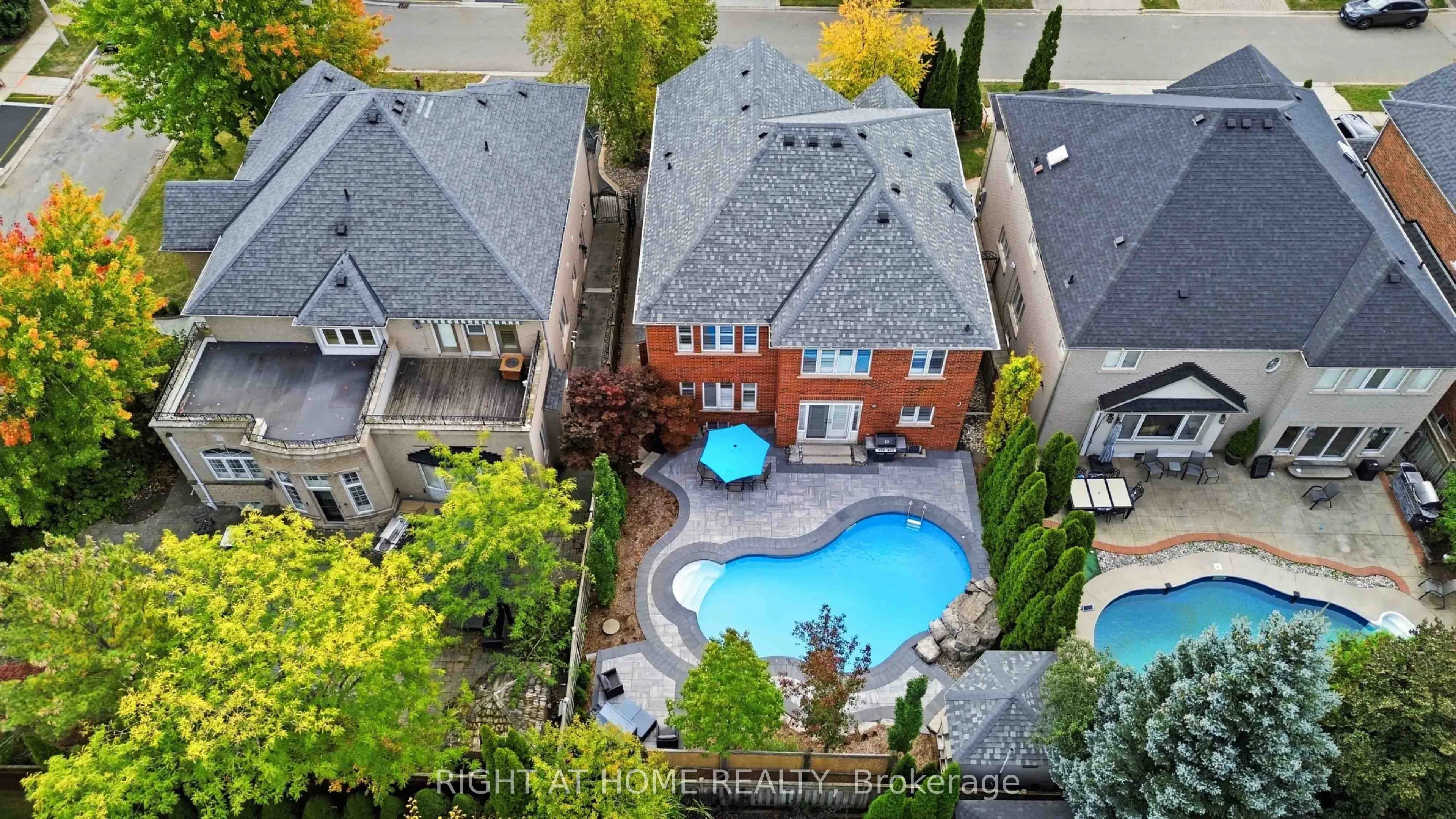 1213 Lindenrock Drive