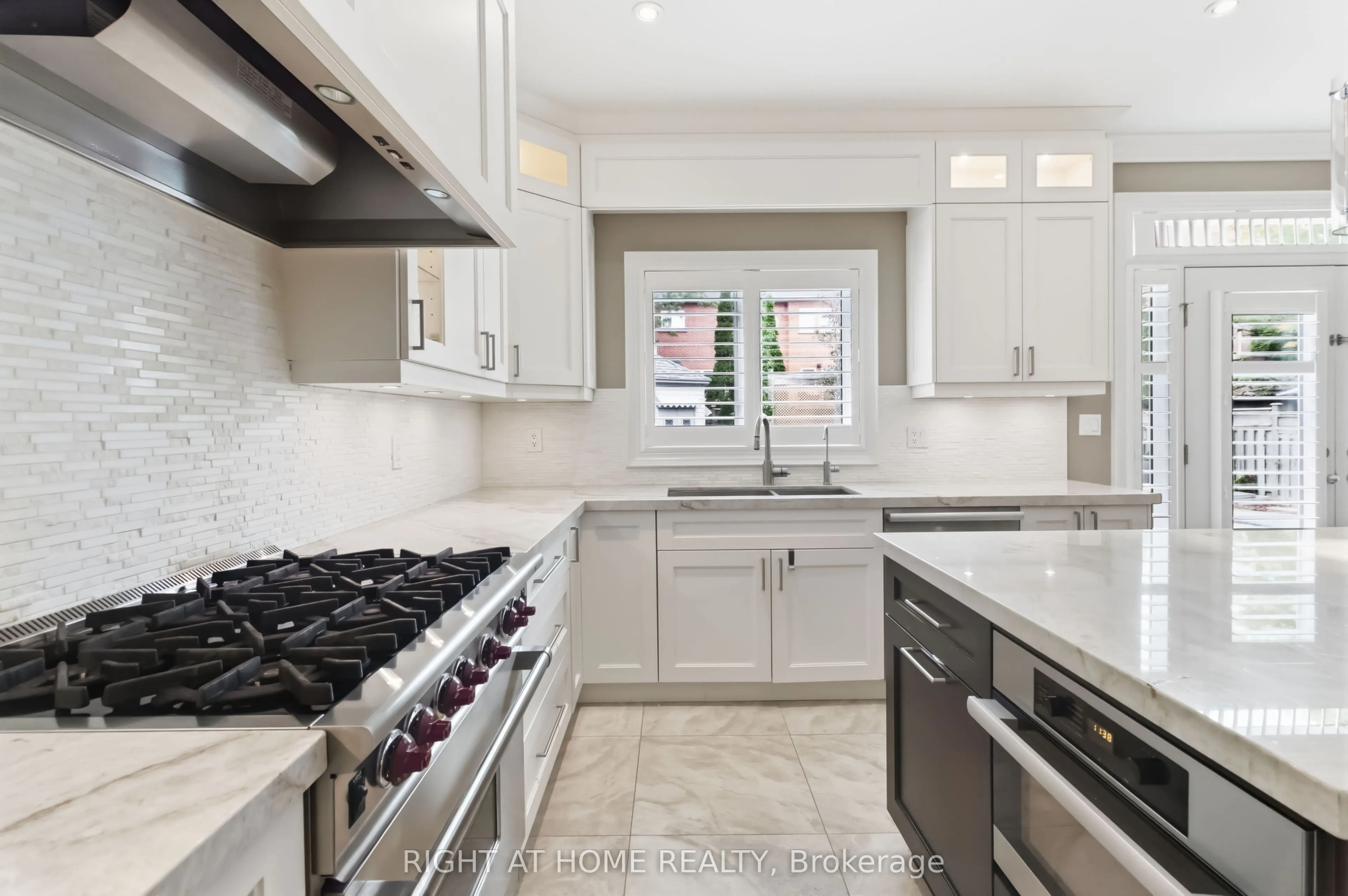 1213 Lindenrock Drive