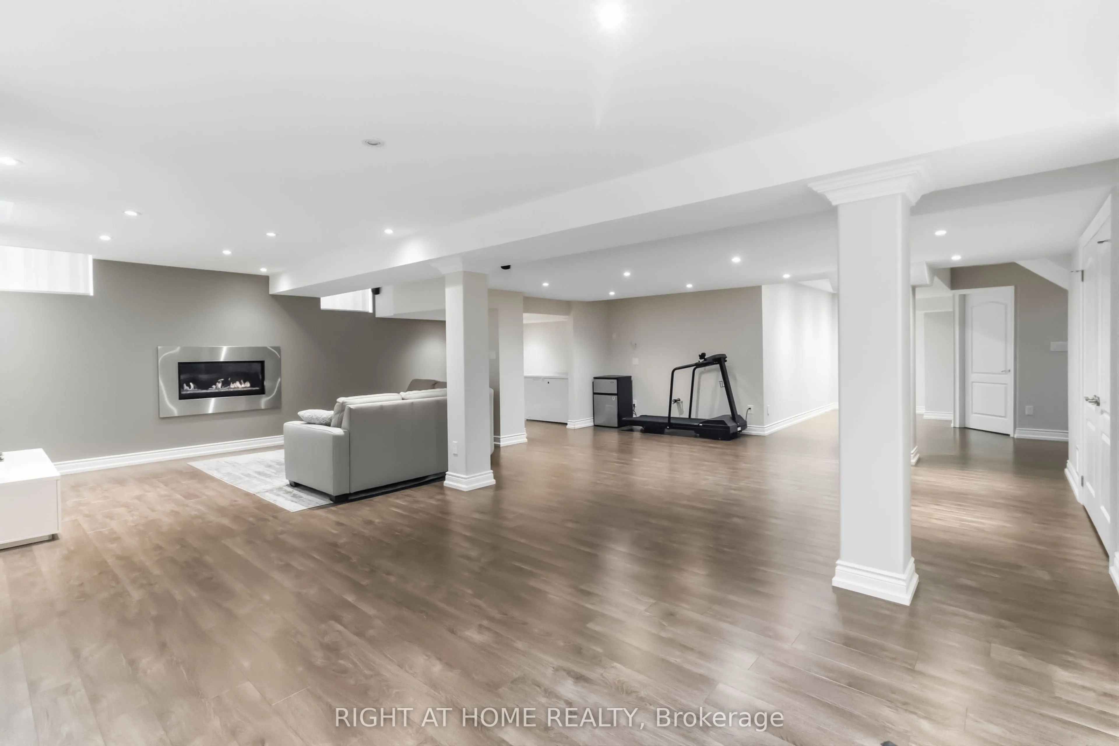 1213 Lindenrock Drive
