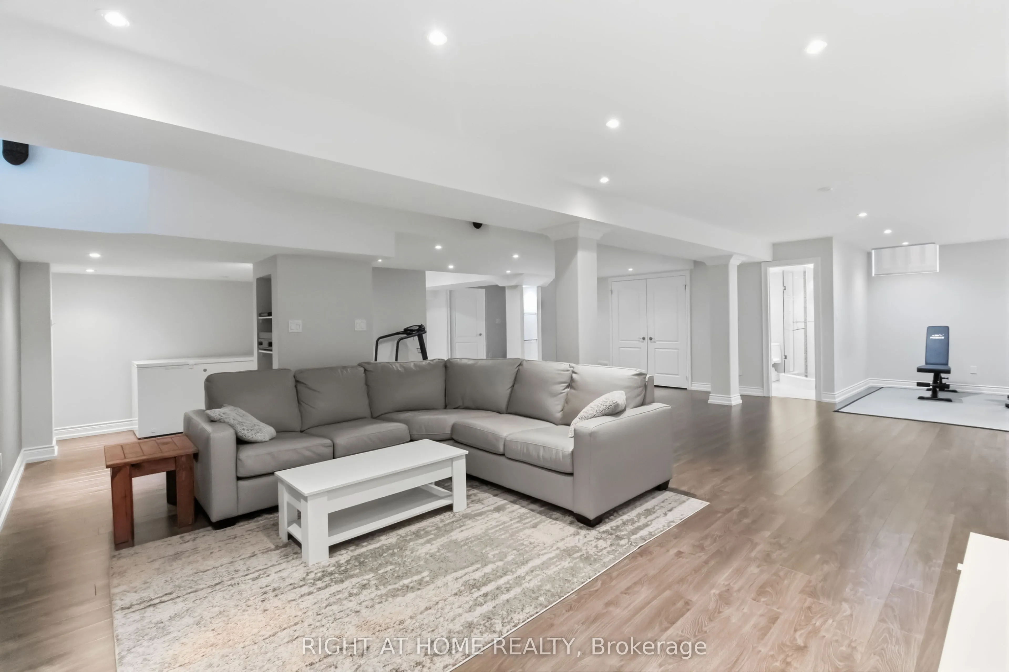 1213 Lindenrock Drive
