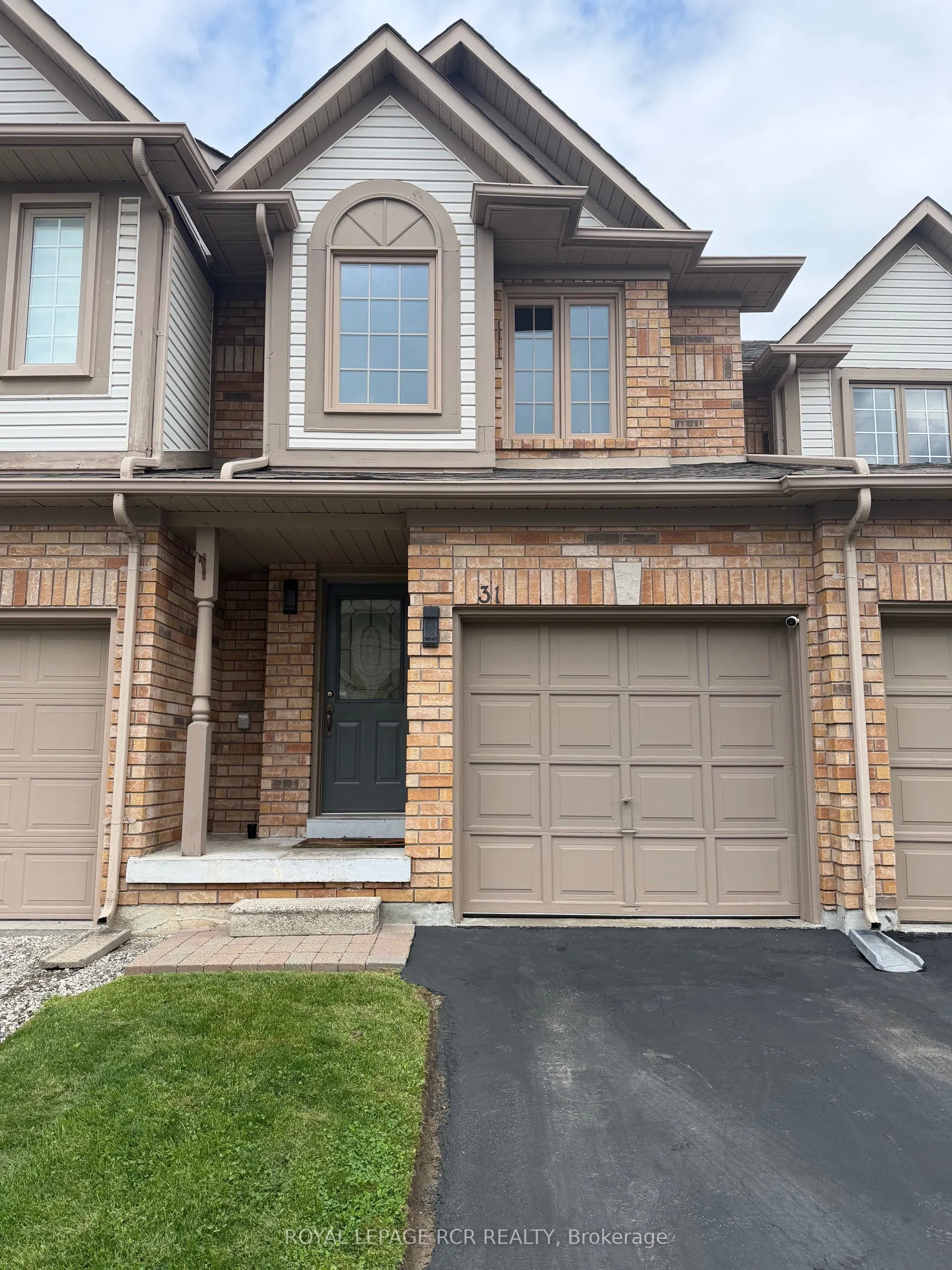 31 Alderbrook Place #8