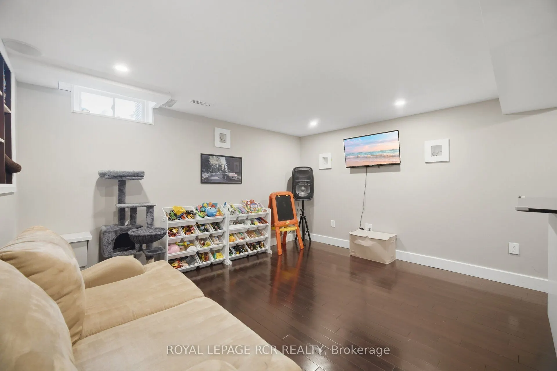 31 Alderbrook Place #8