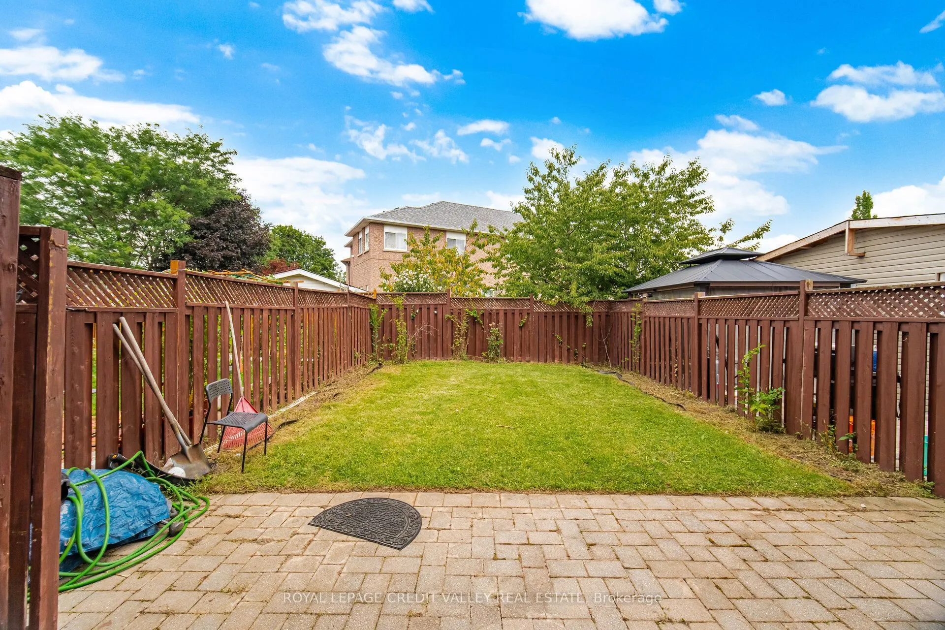 7443 Russian Olive Close