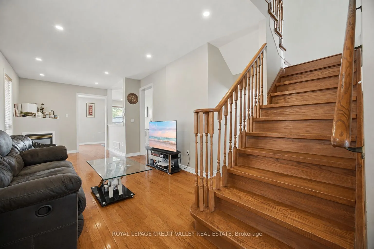 7443 Russian Olive Close