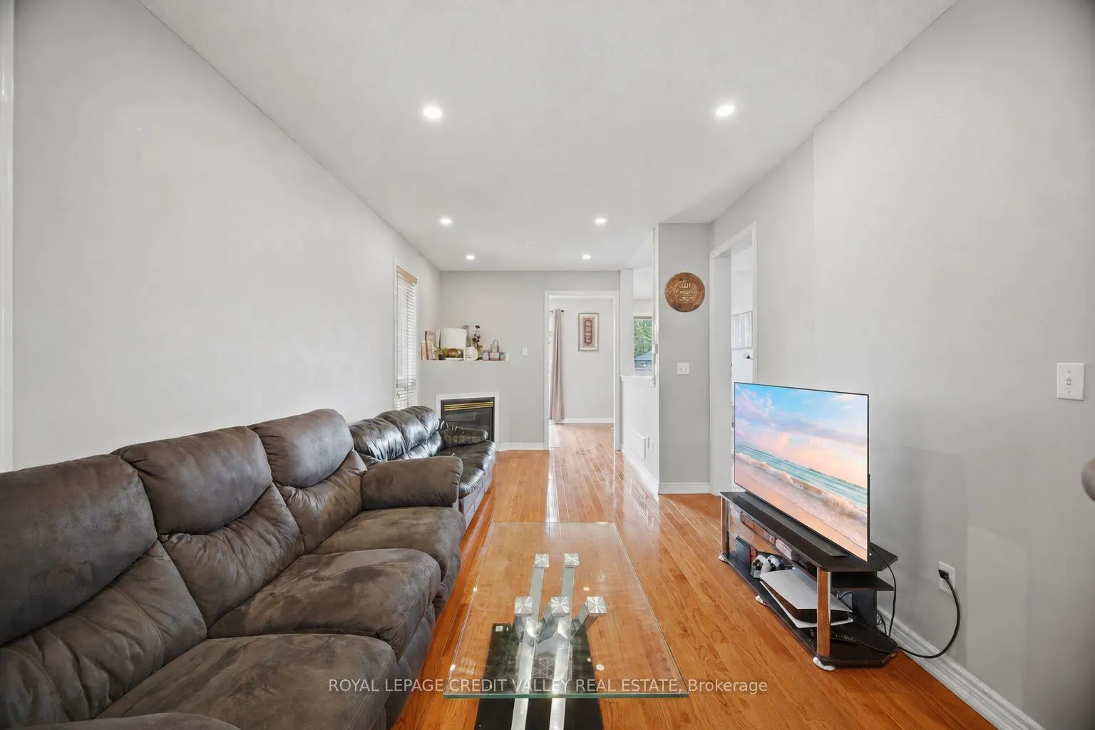 7443 Russian Olive Close