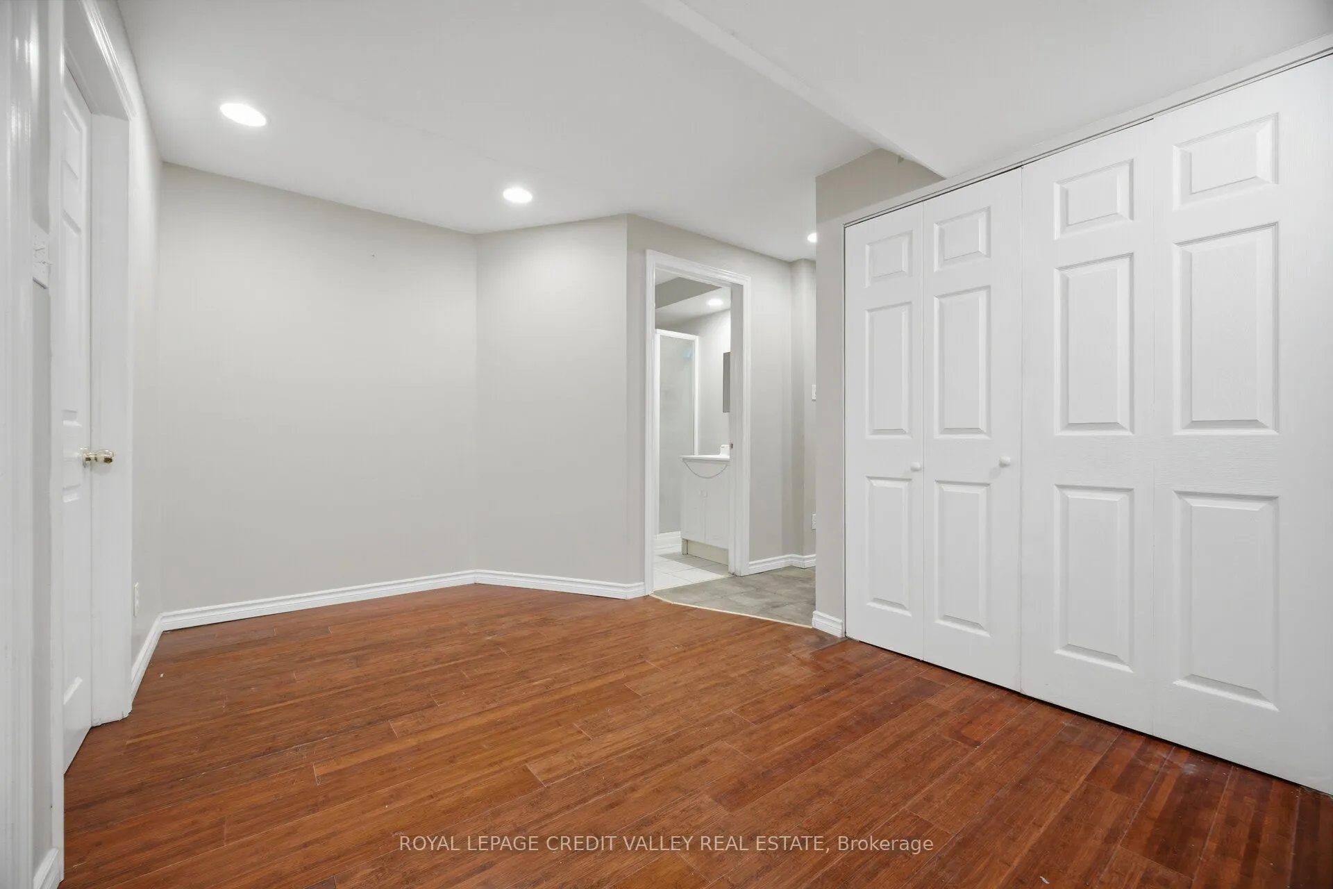 7443 Russian Olive Close