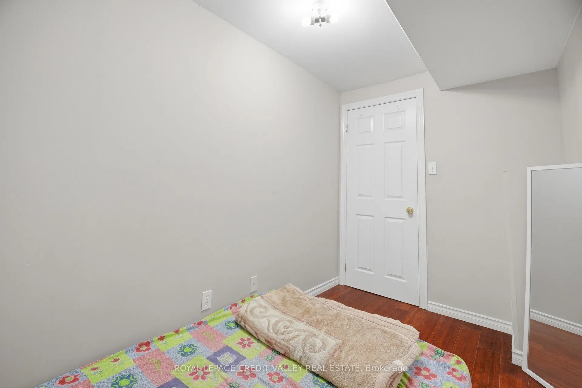 7443 Russian Olive Close