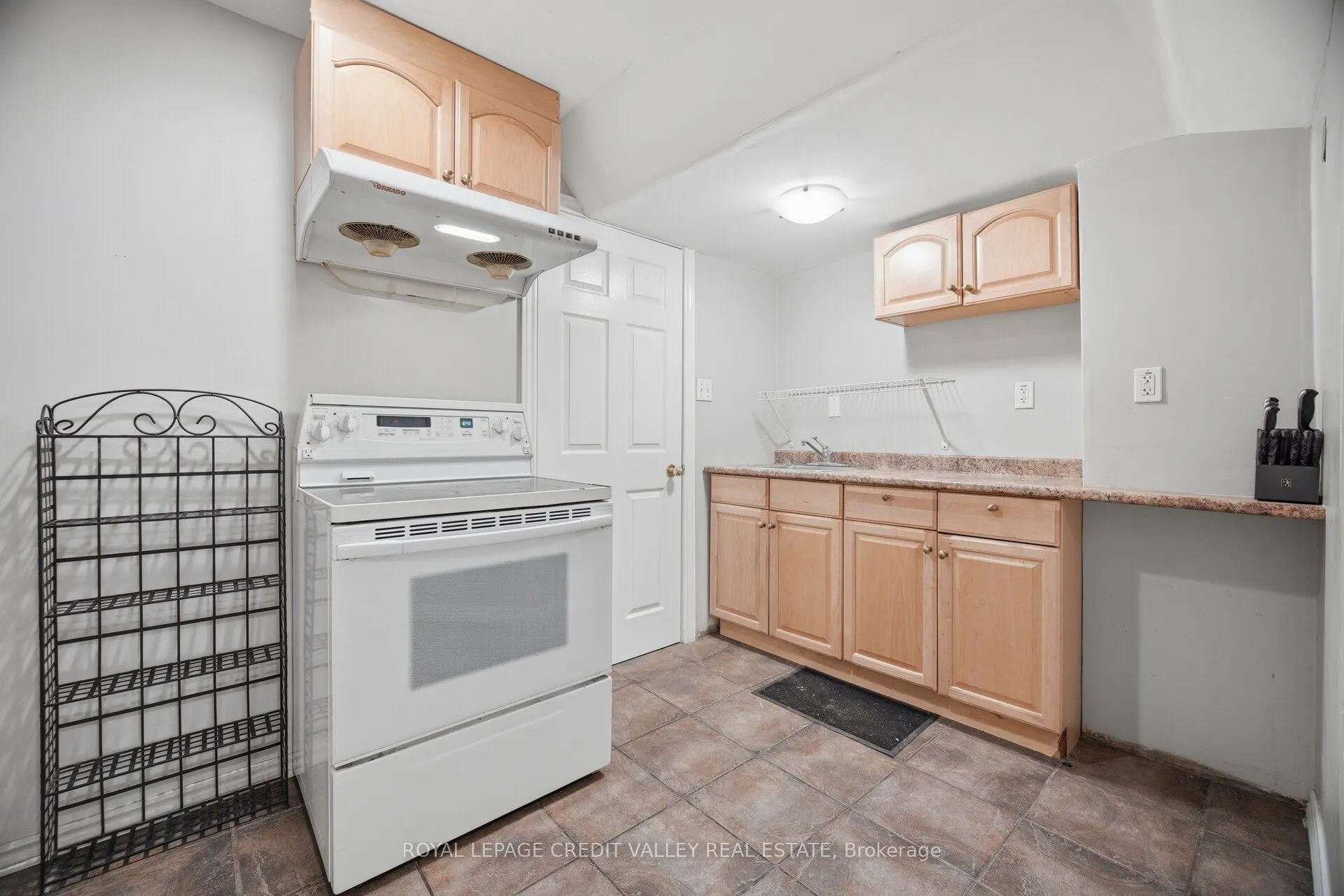 7443 Russian Olive Close