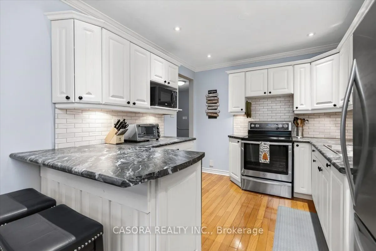 479 WOODVIEW Road #11