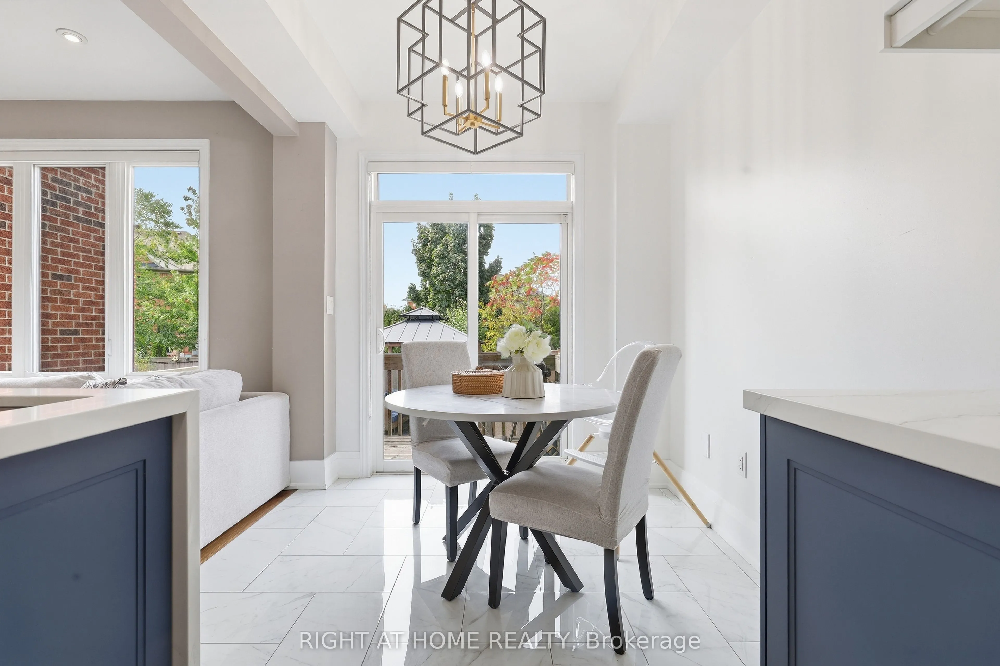 43 Diamond Leaf Lane