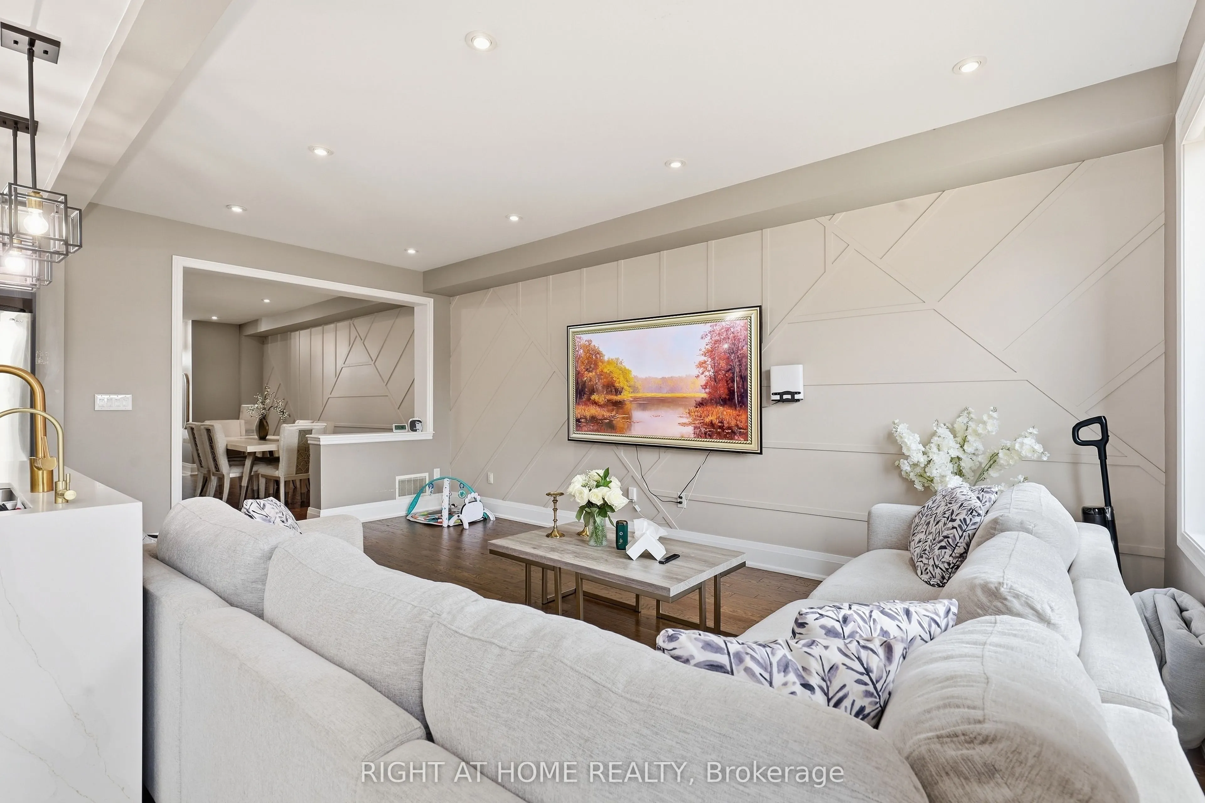 43 Diamond Leaf Lane