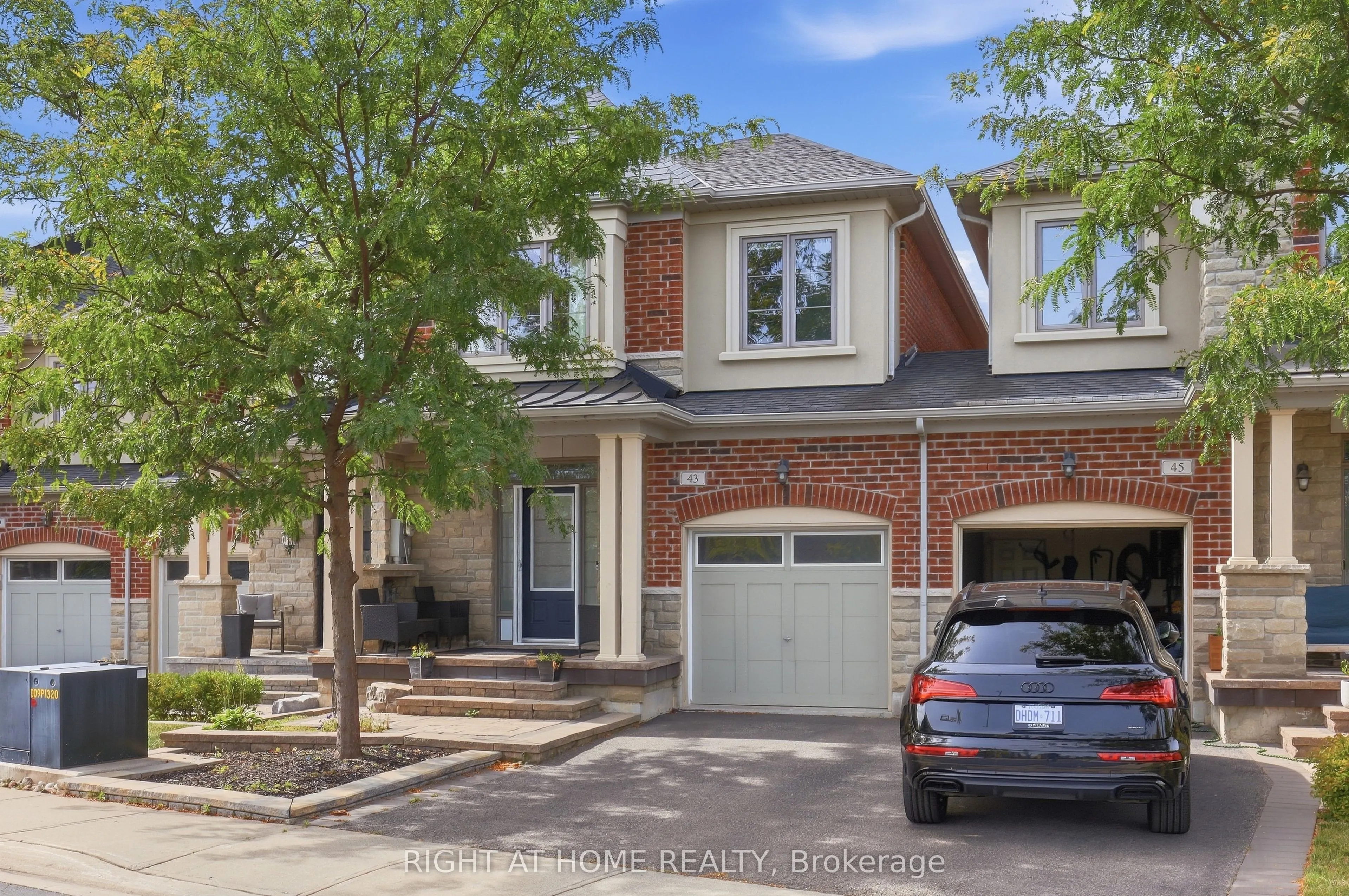 43 Diamond Leaf Lane