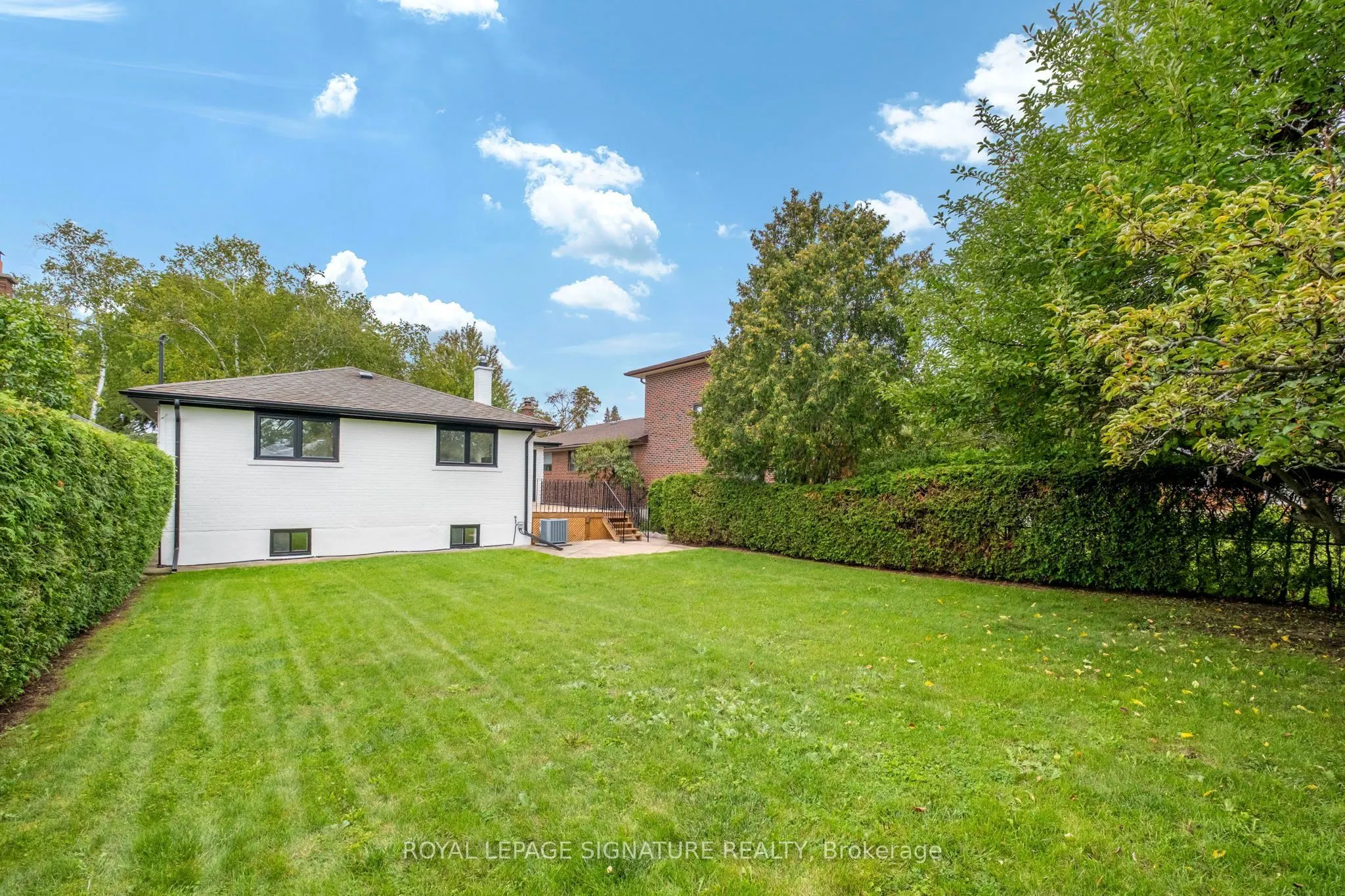 11 Brook Tree Crescent