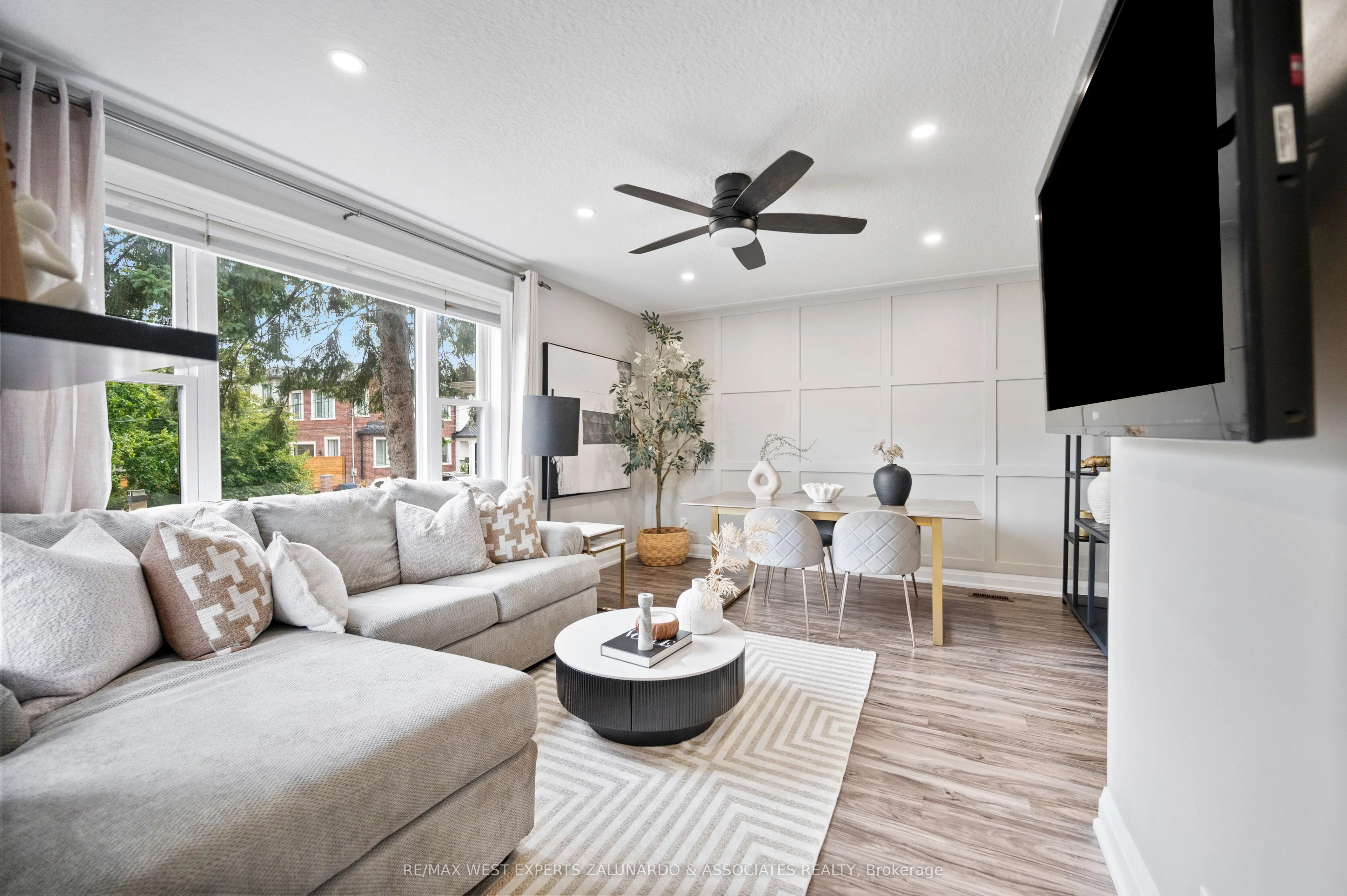56 Roxaline Street