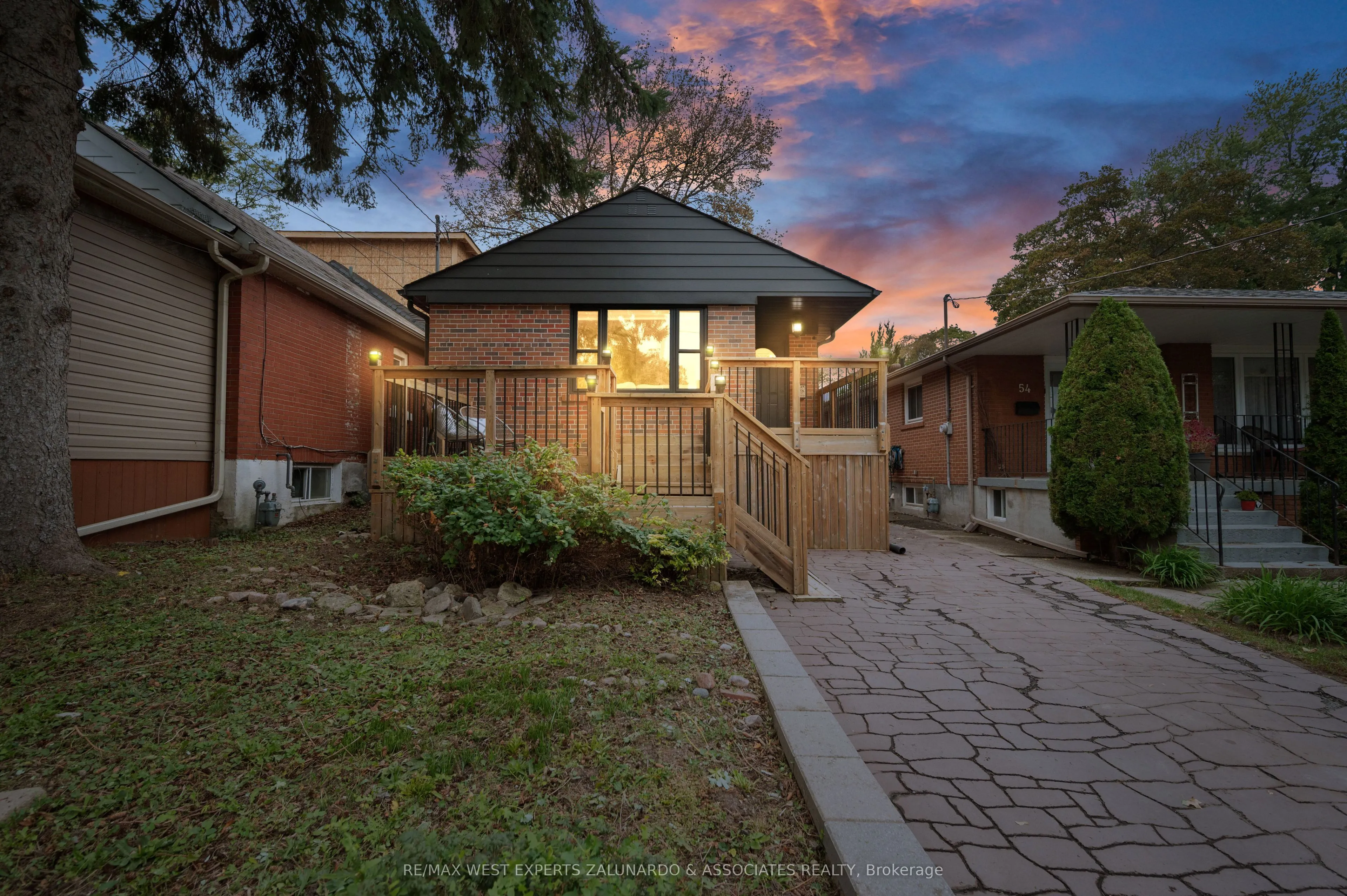 56 Roxaline Street