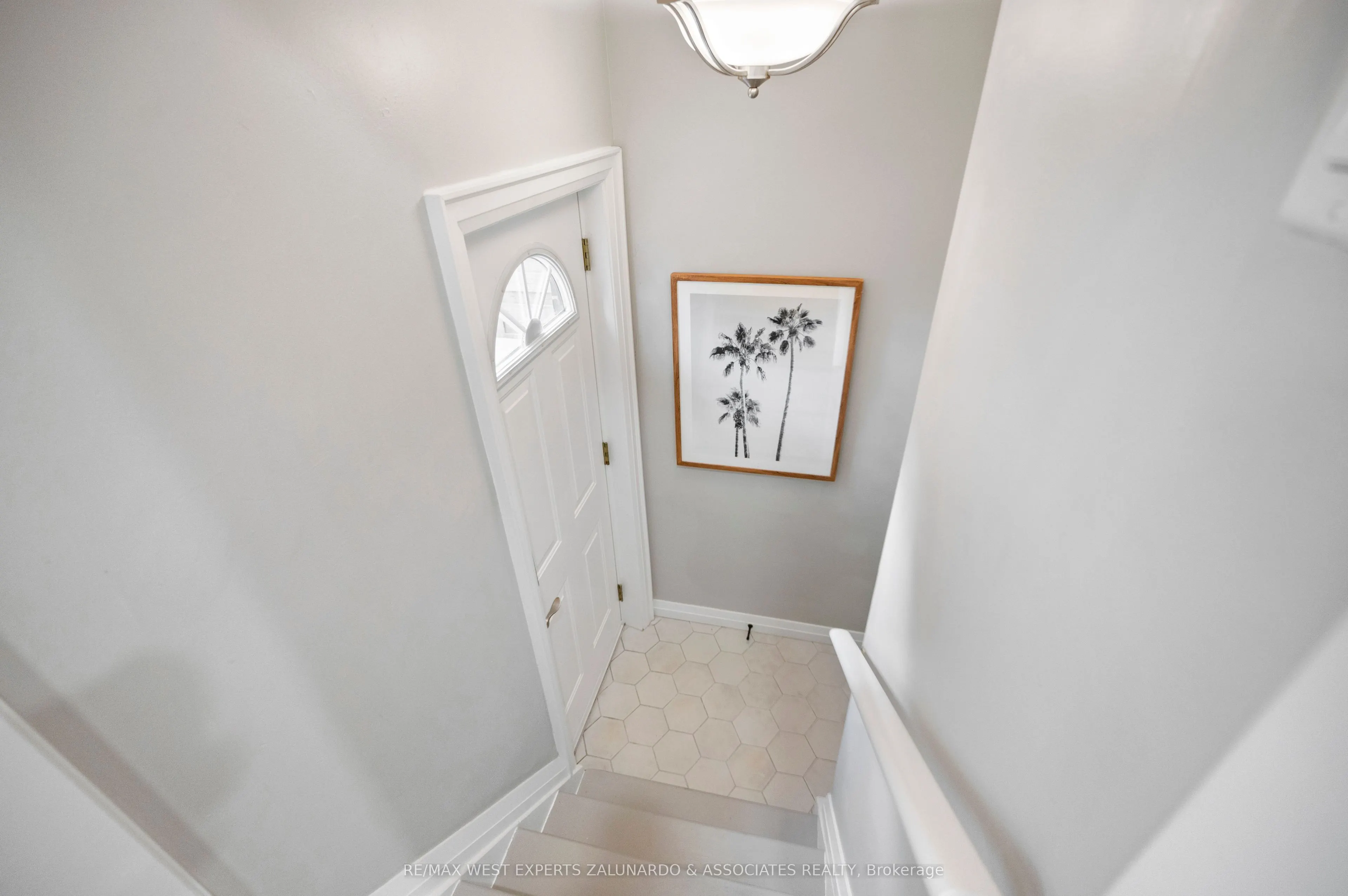 56 Roxaline Street