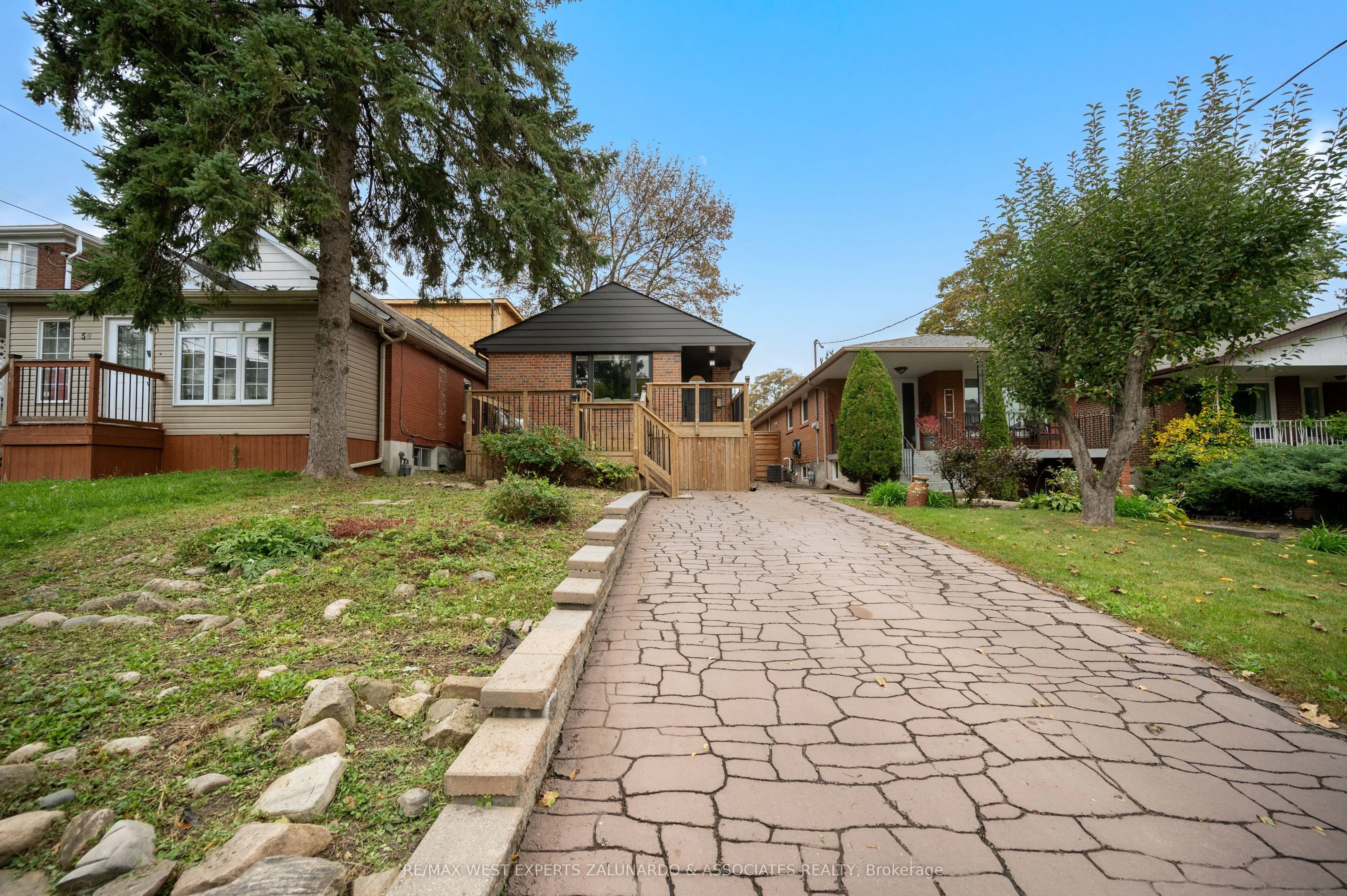 56 Roxaline Street