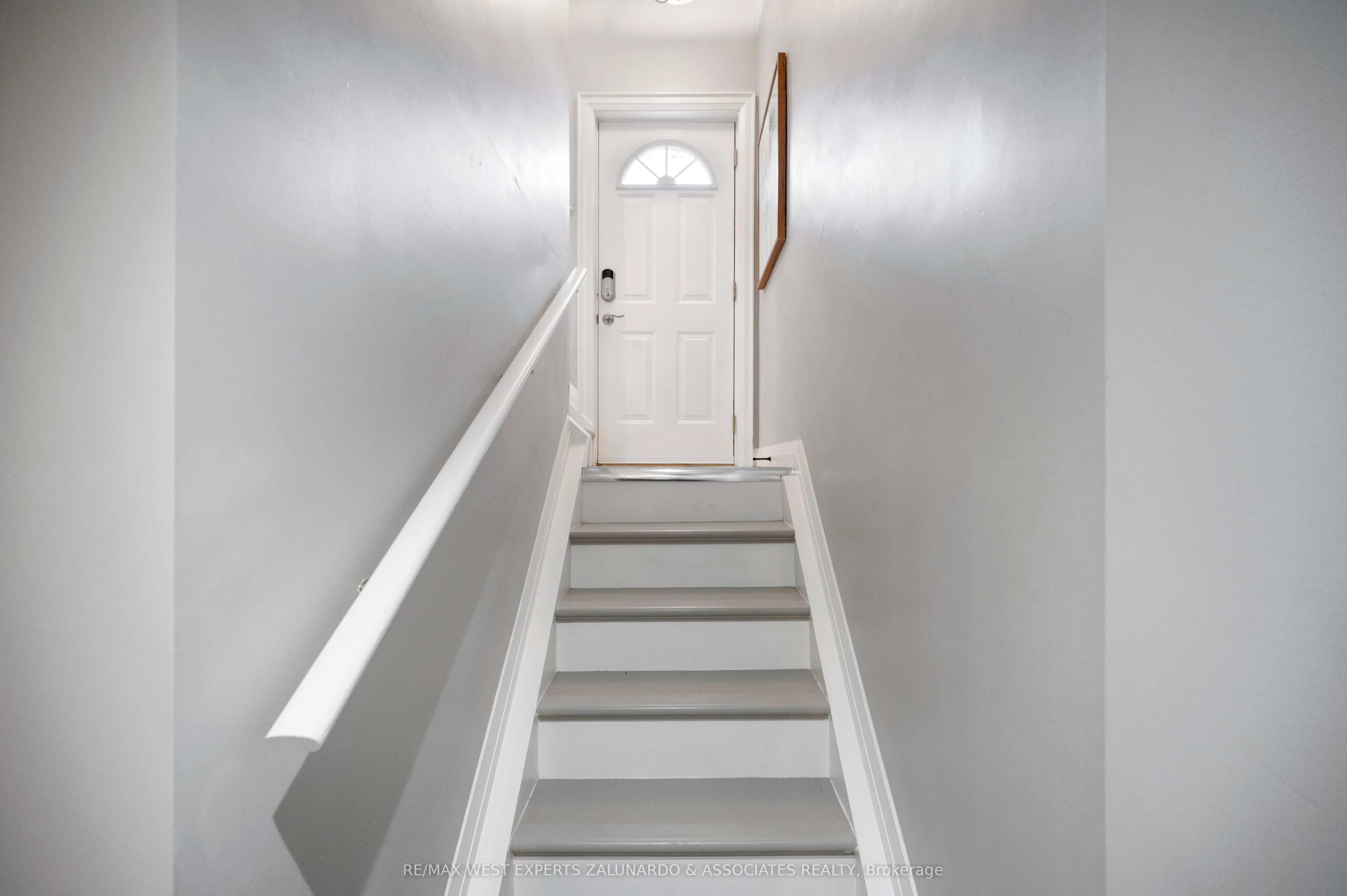 56 Roxaline Street