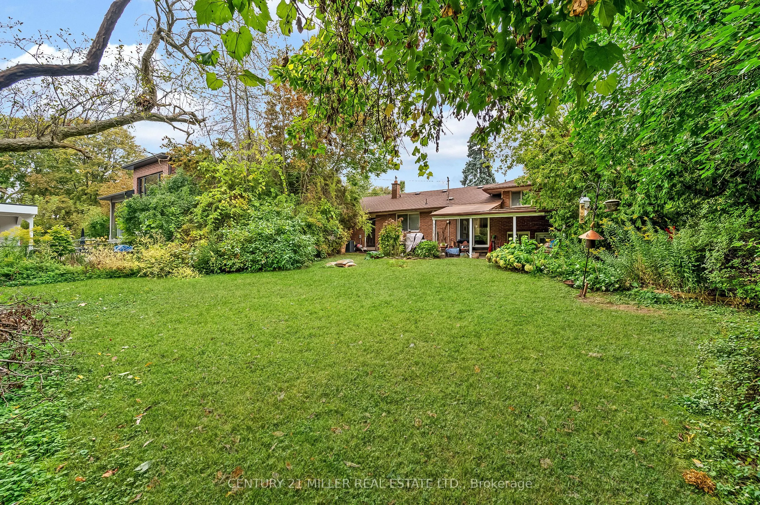 1342 Sedgewick Crescent