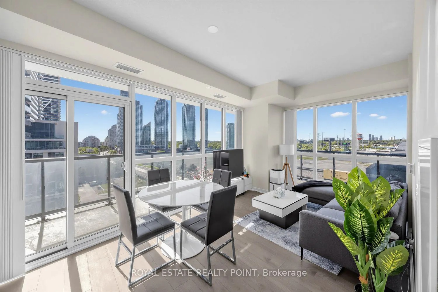 38 Annie Craig Drive #1008