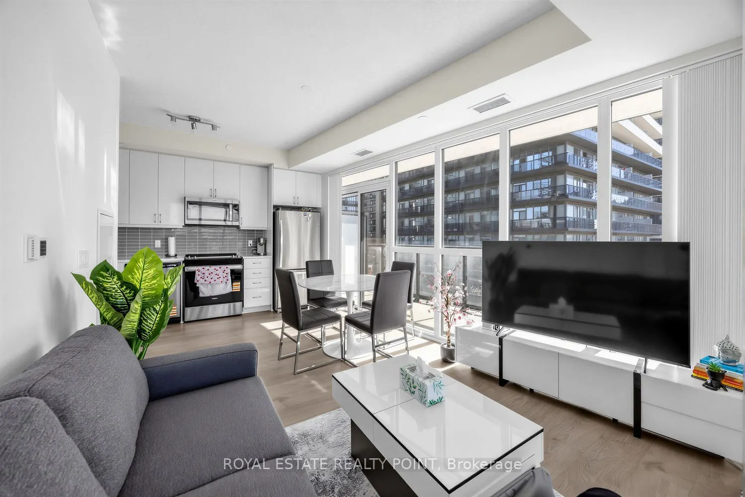 38 Annie Craig Drive #1008